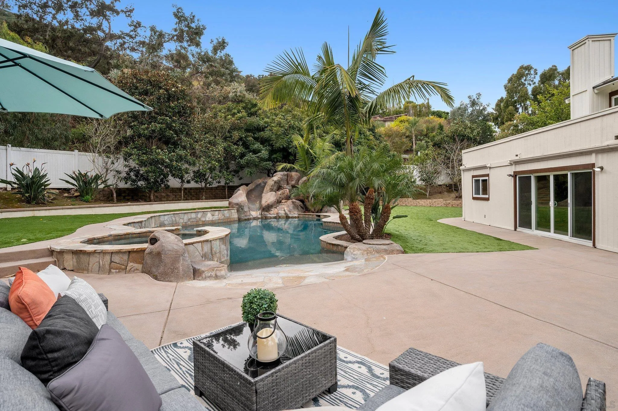 2505 Hidden Valley Pl