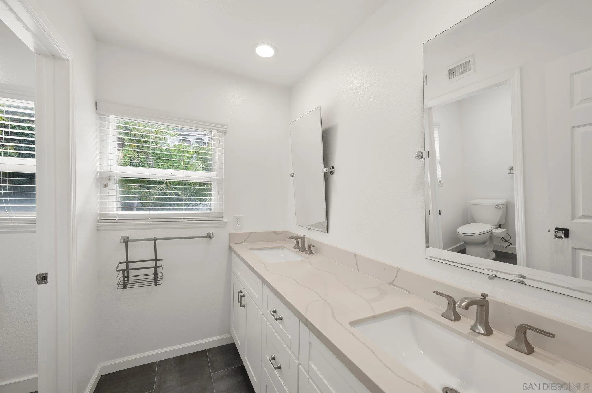 2505 Hidden Valley Pl