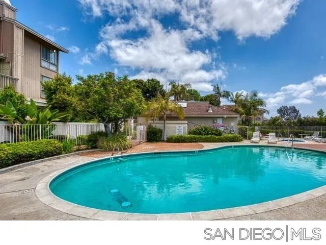 1366 Camino Lujan