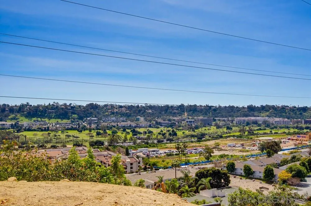 1366 Camino Lujan
