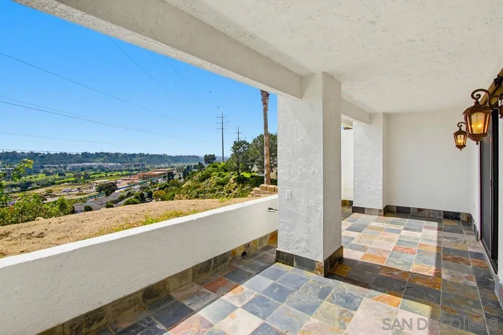 1366 Camino Lujan