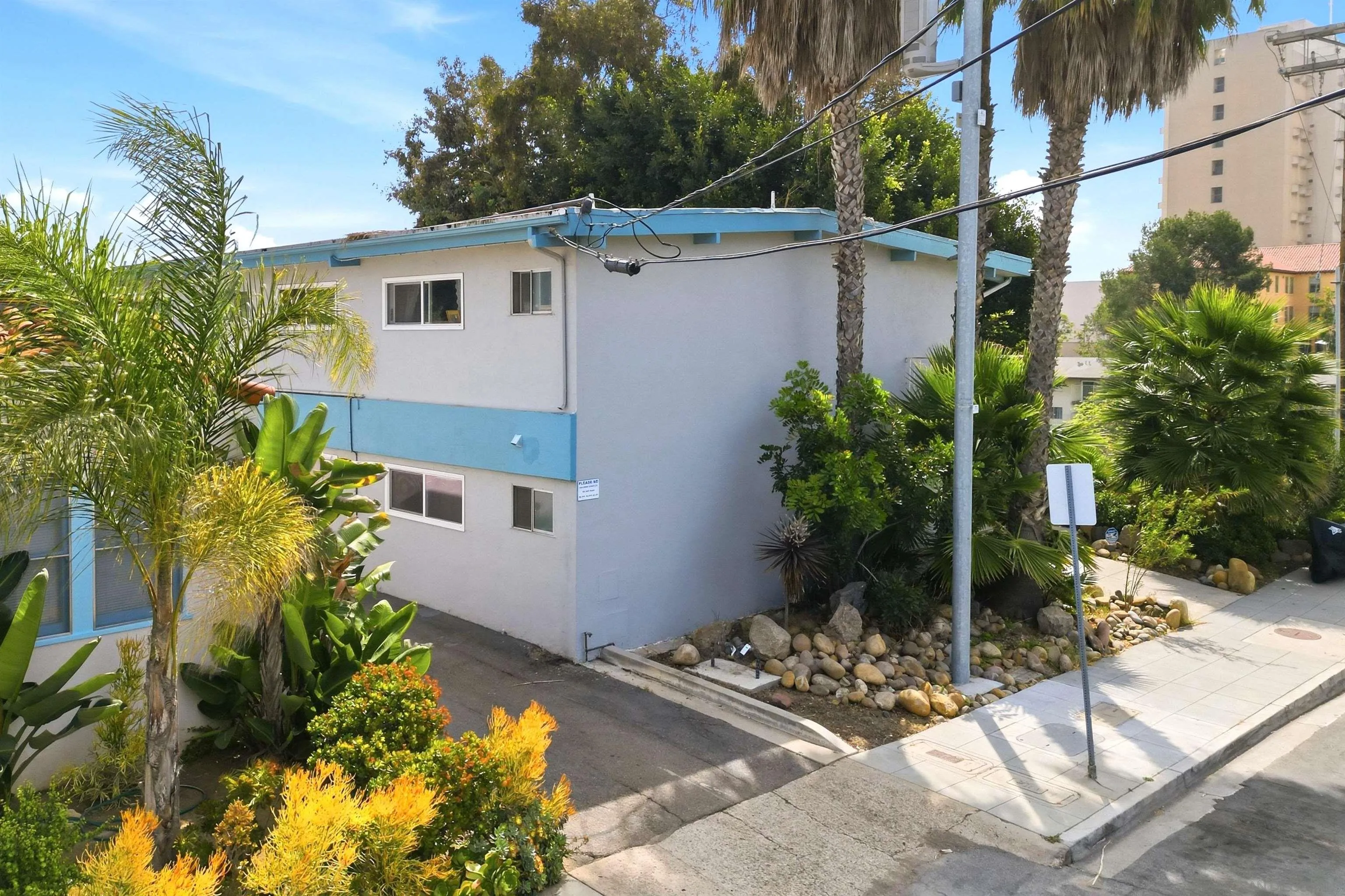 4165 5th Ave