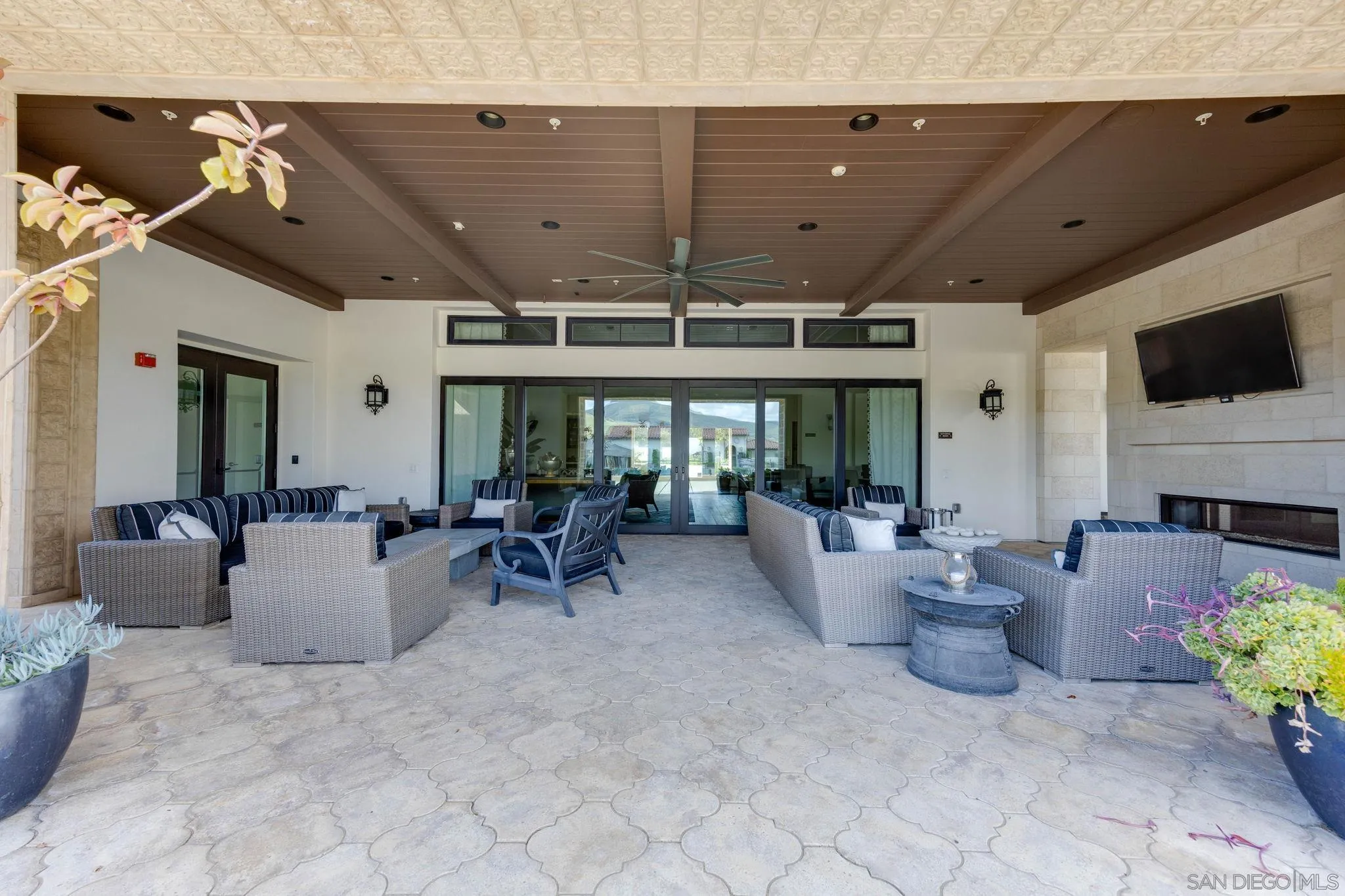 7957 Auberge Circle