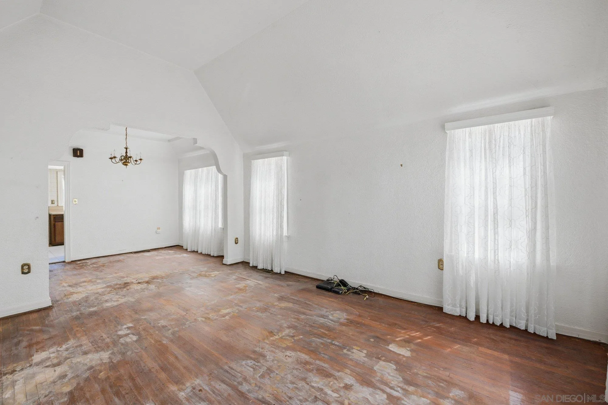 4715 Panorama Dr.
