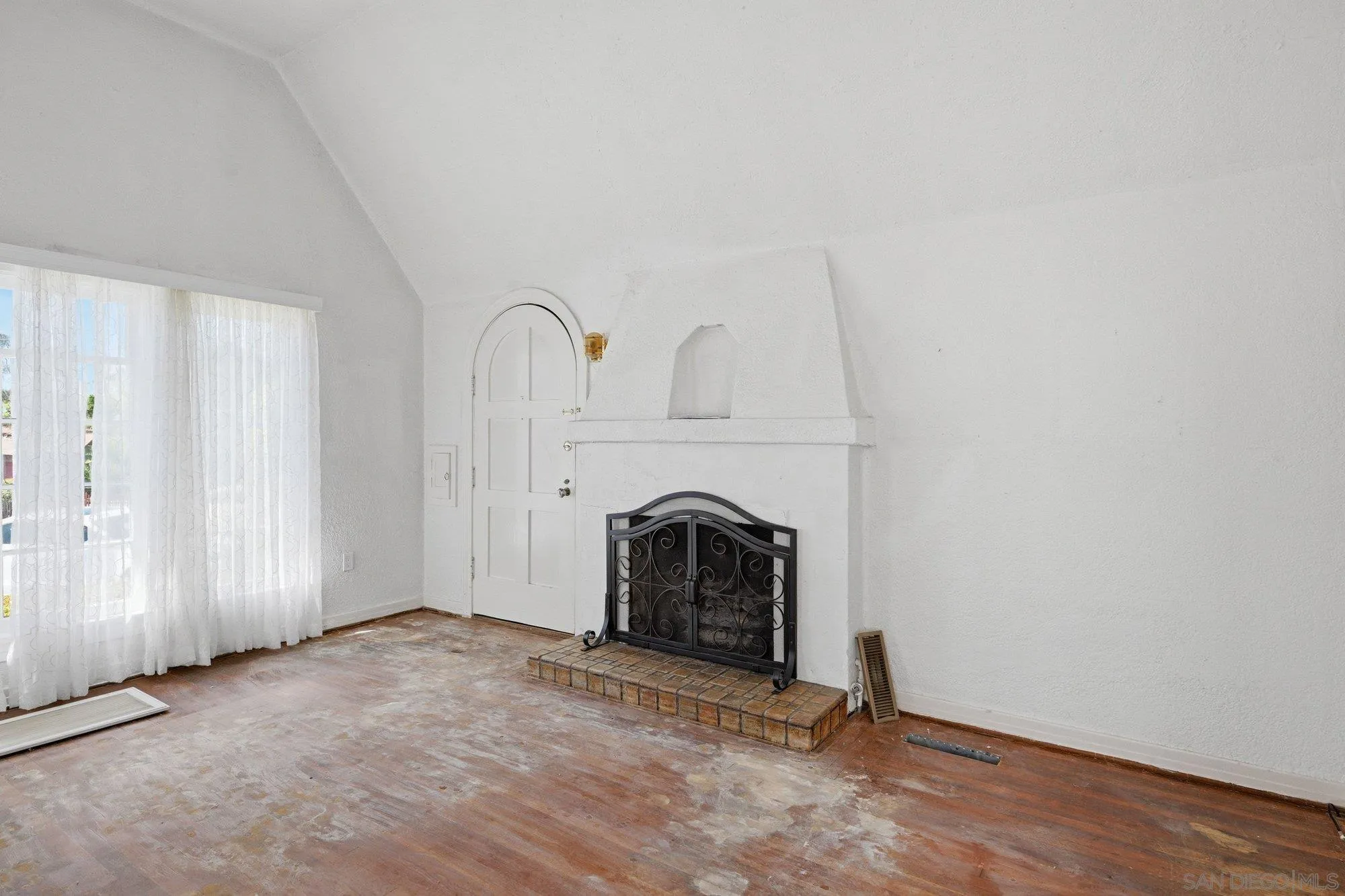 4715 Panorama Dr.