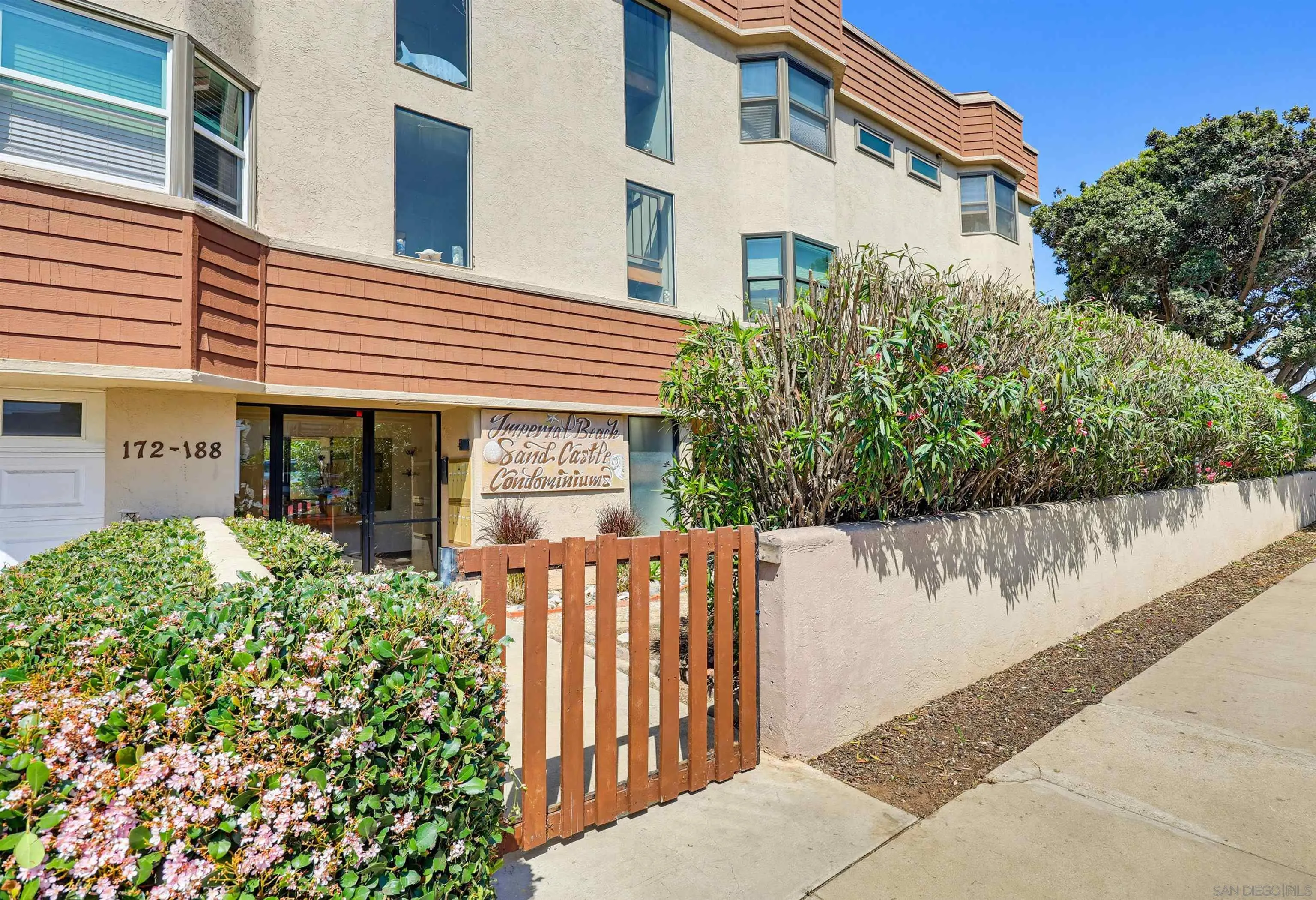 180 Date Ave