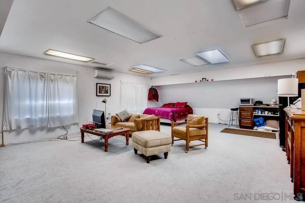 2143 Deerpark Dr