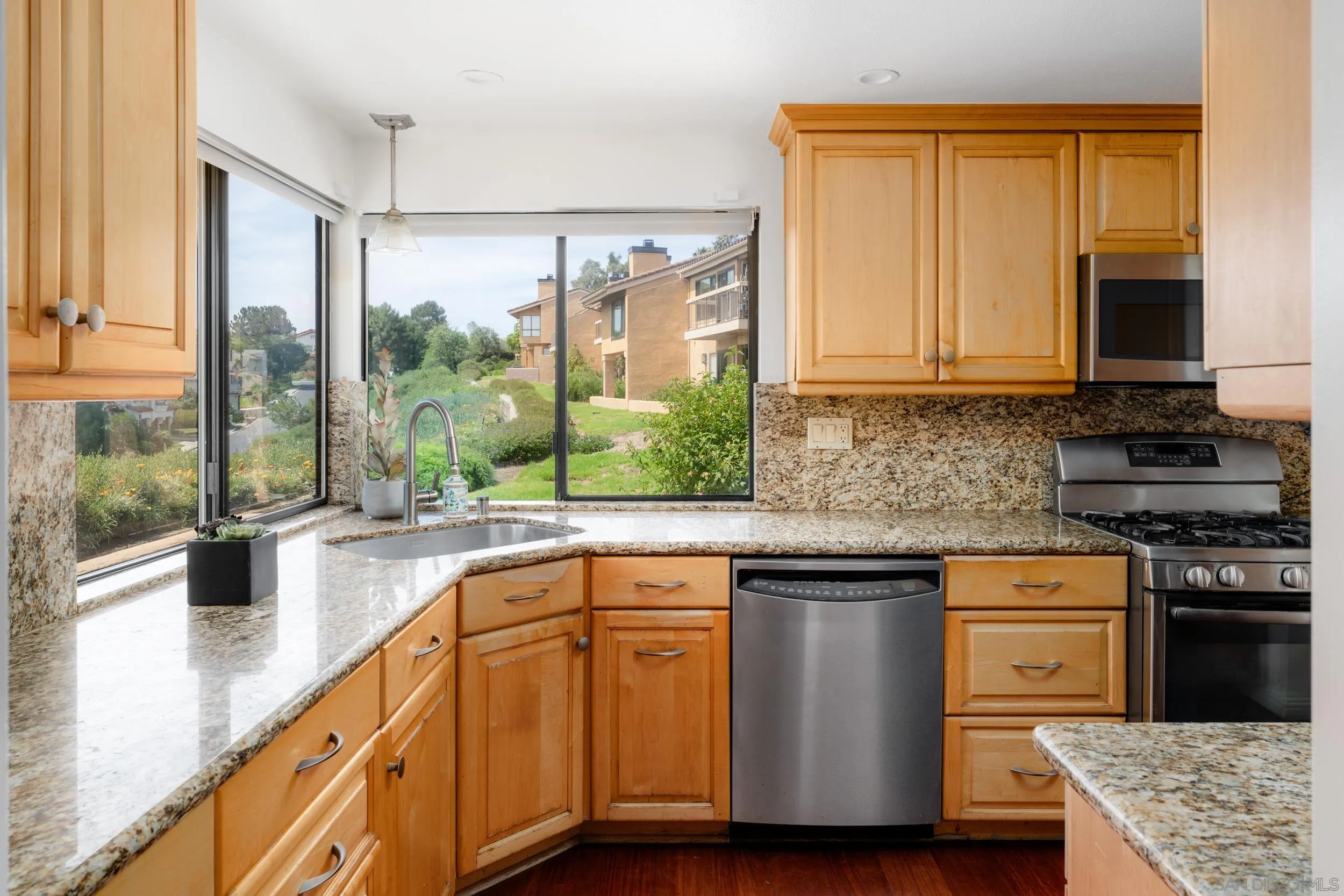 2575 Caminito Muirfield