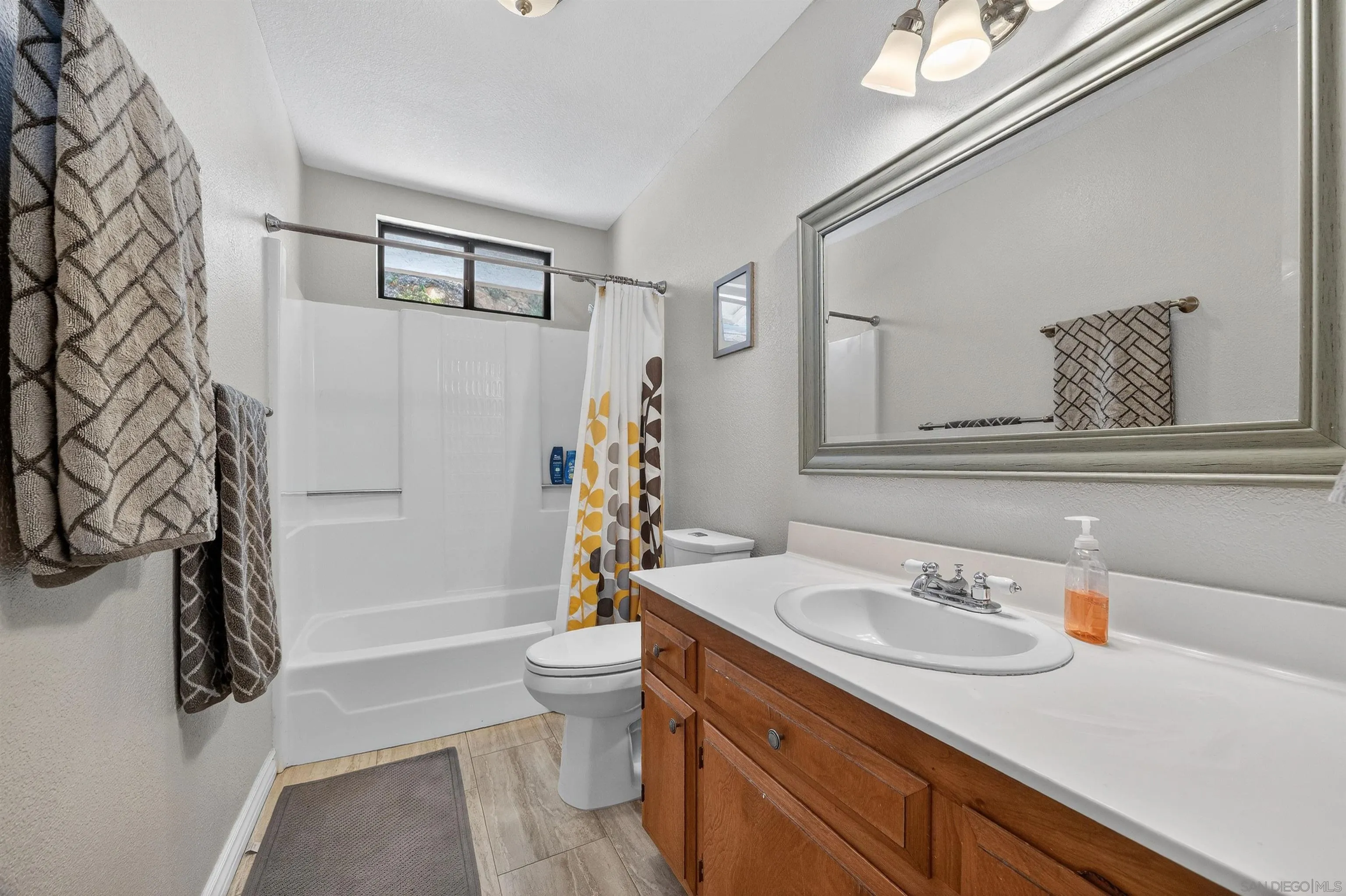 32721 Mountain View Rd