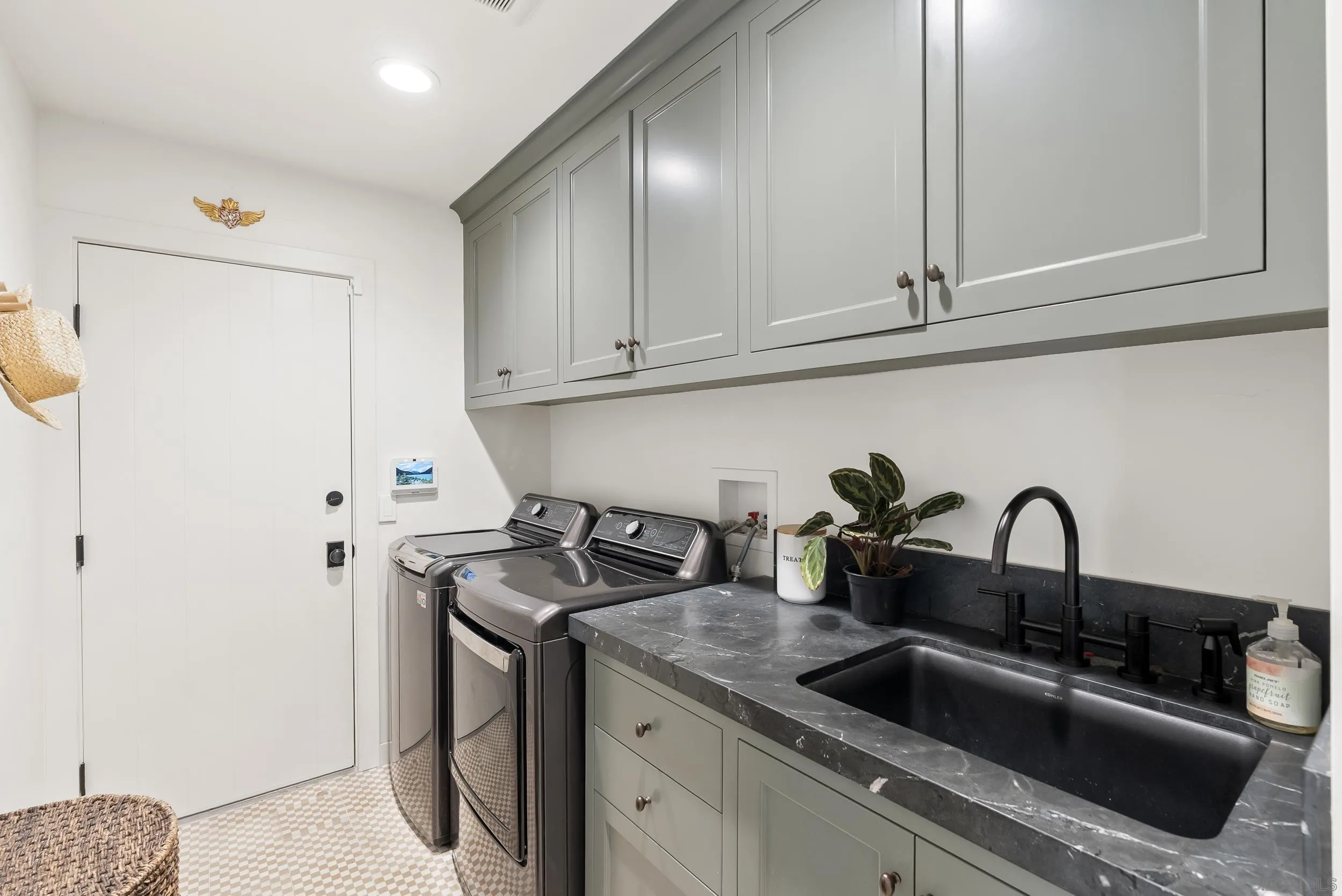 6588 Bluebonnet Dr