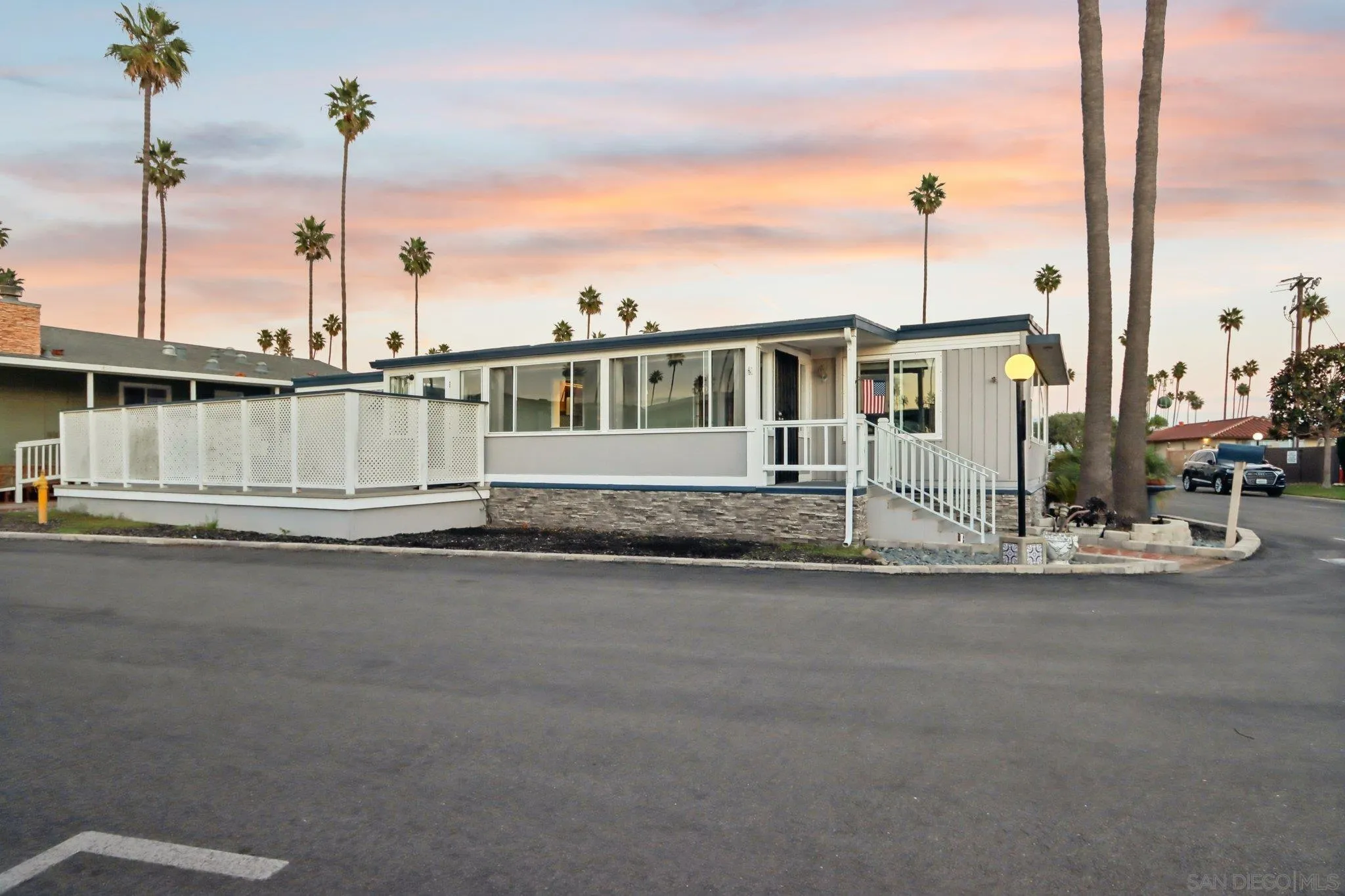 1215 Anchors Way Drive Unit 135