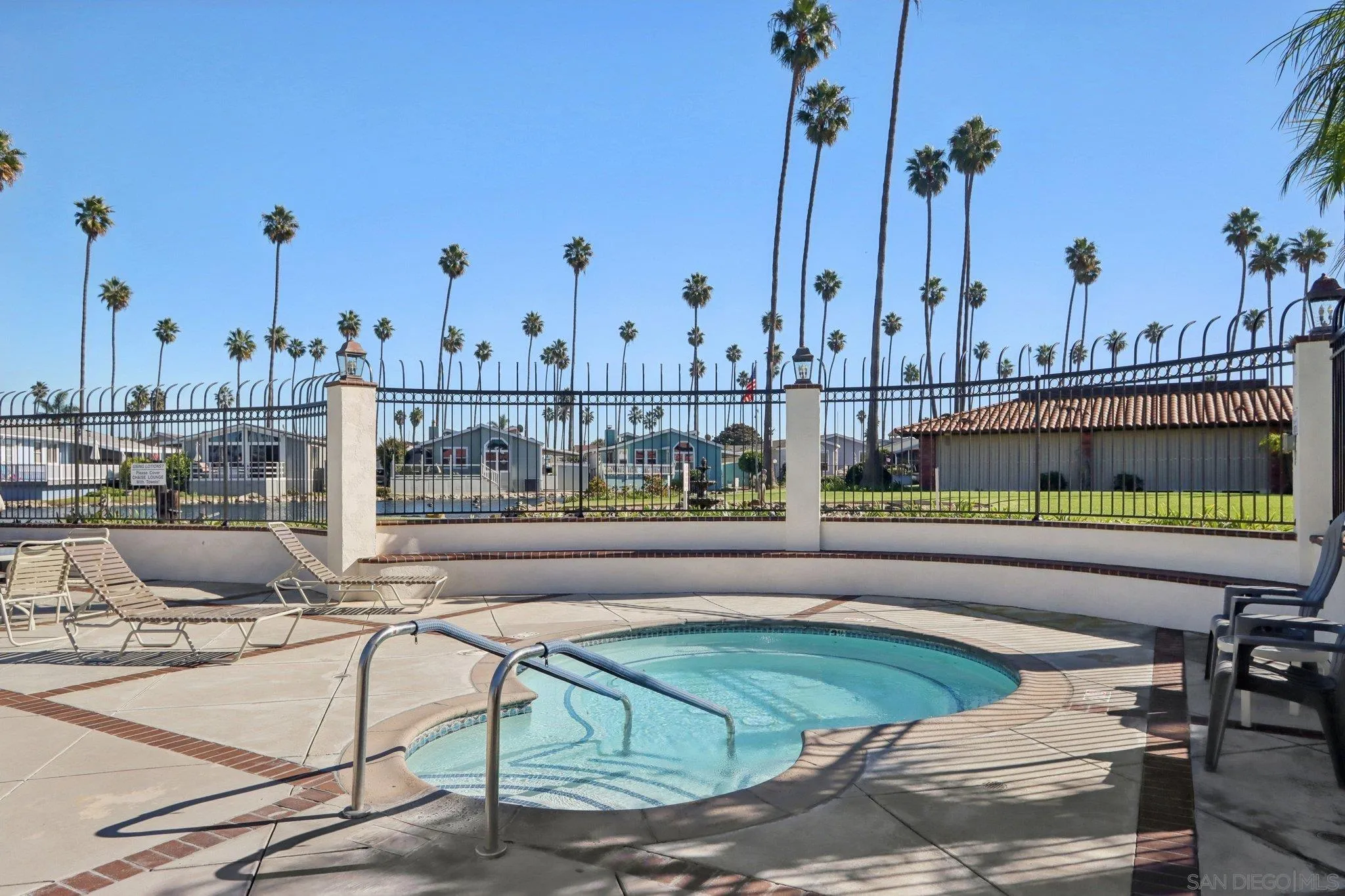 1215 Anchors Way Drive Unit 135