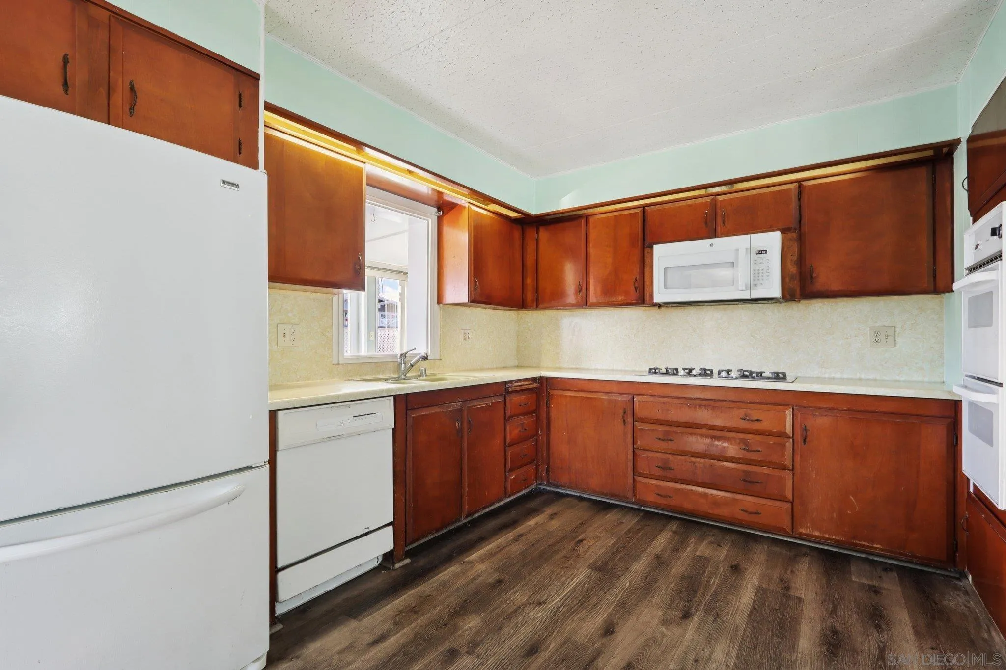 1215 Anchors Way Drive Unit 135