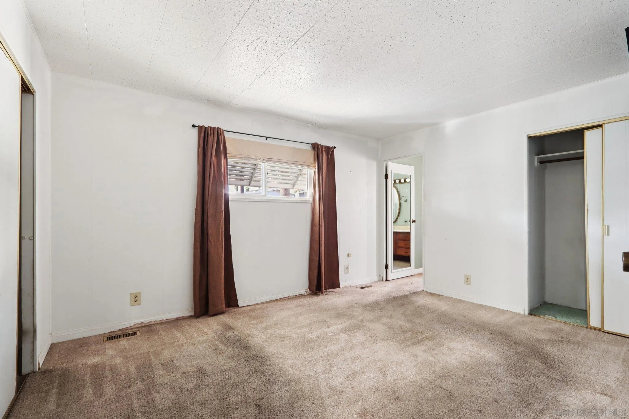1215 Anchors Way Drive Unit 135