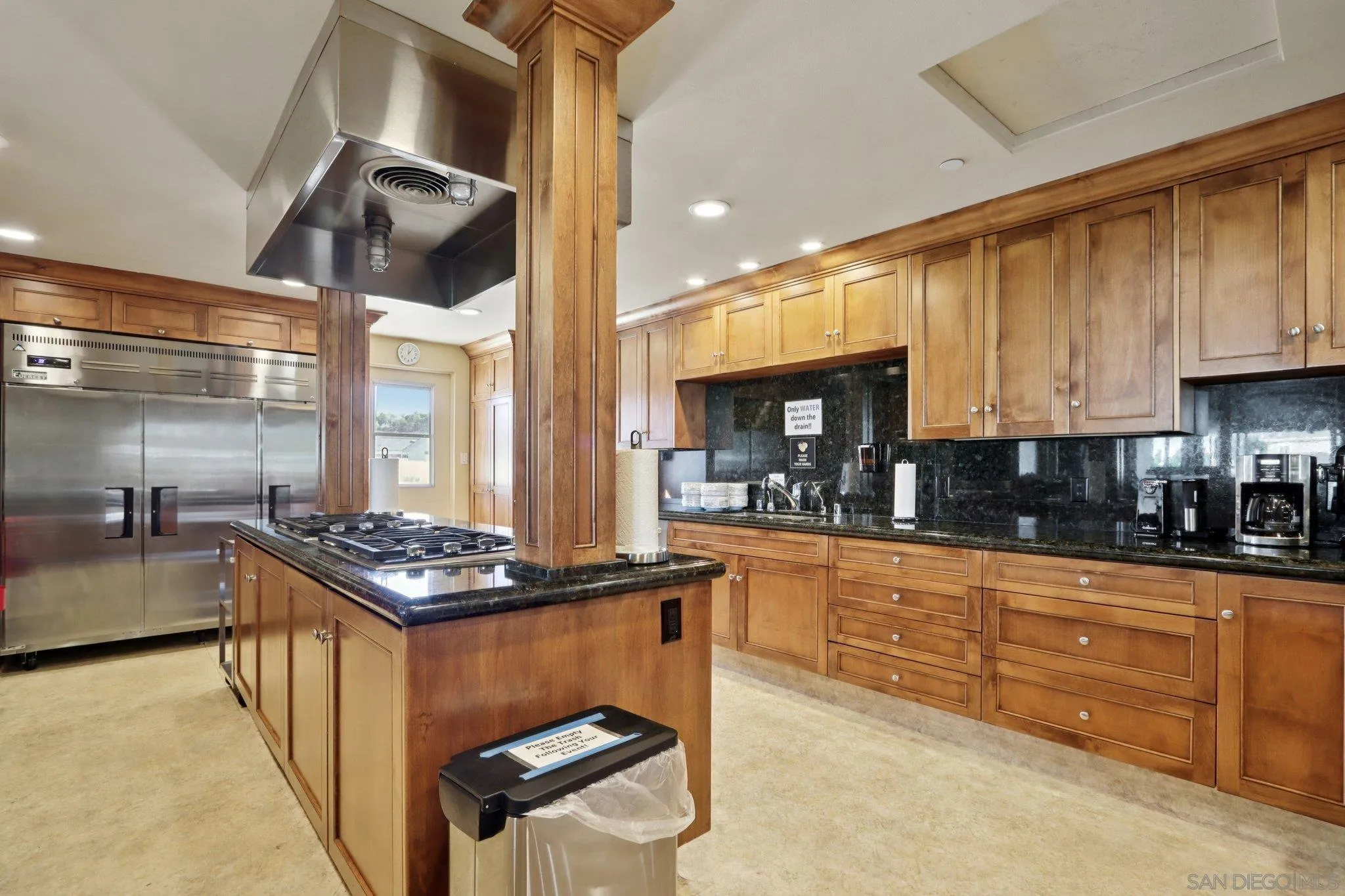 1215 Anchors Way Drive Unit 135