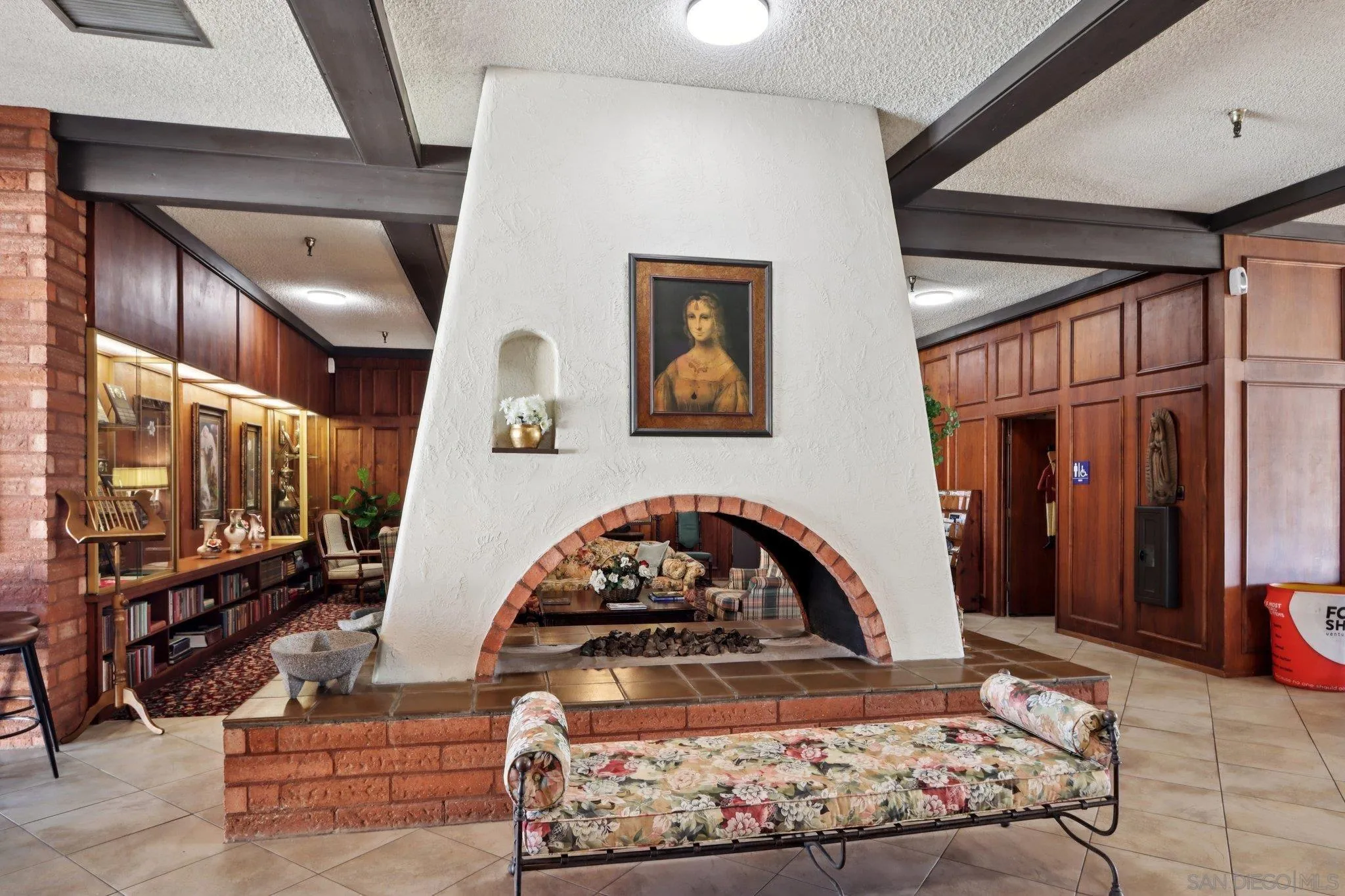 1215 Anchors Way Drive Unit 135