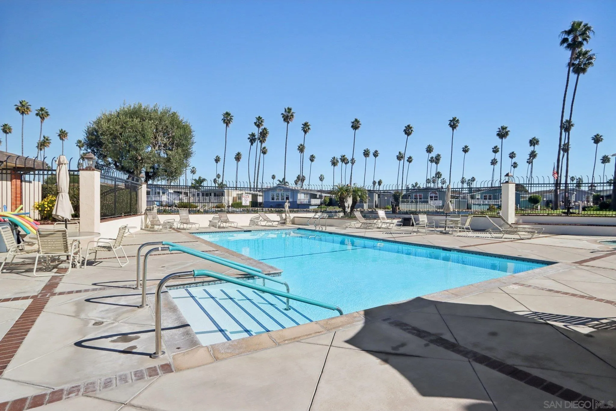 1215 Anchors Way Drive Unit 135