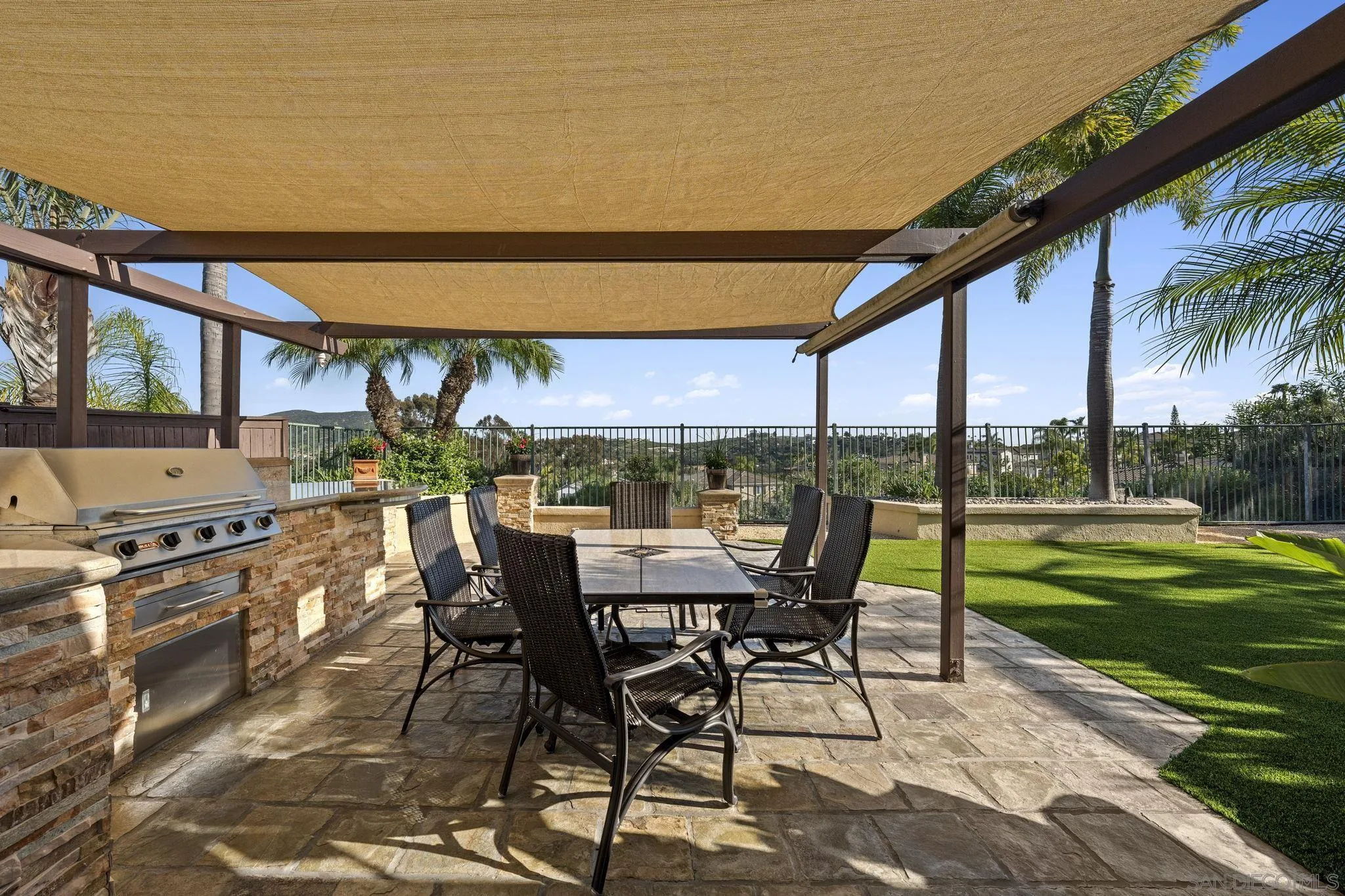 2161 Rocky Point