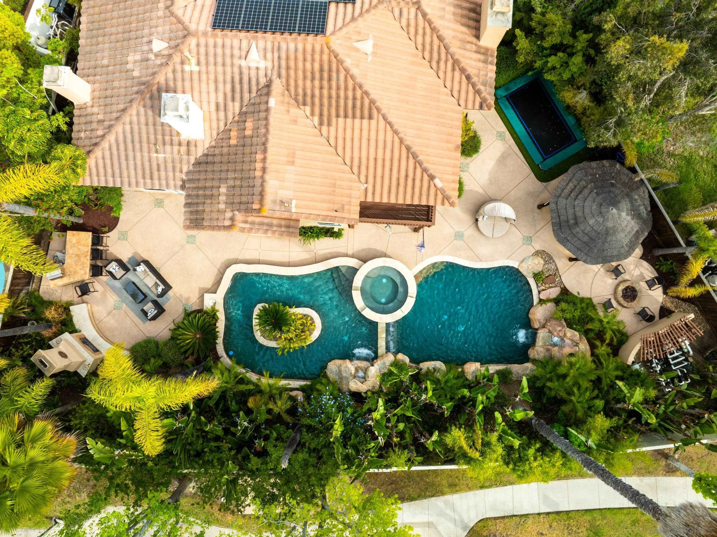 4909 Sandshore Ct