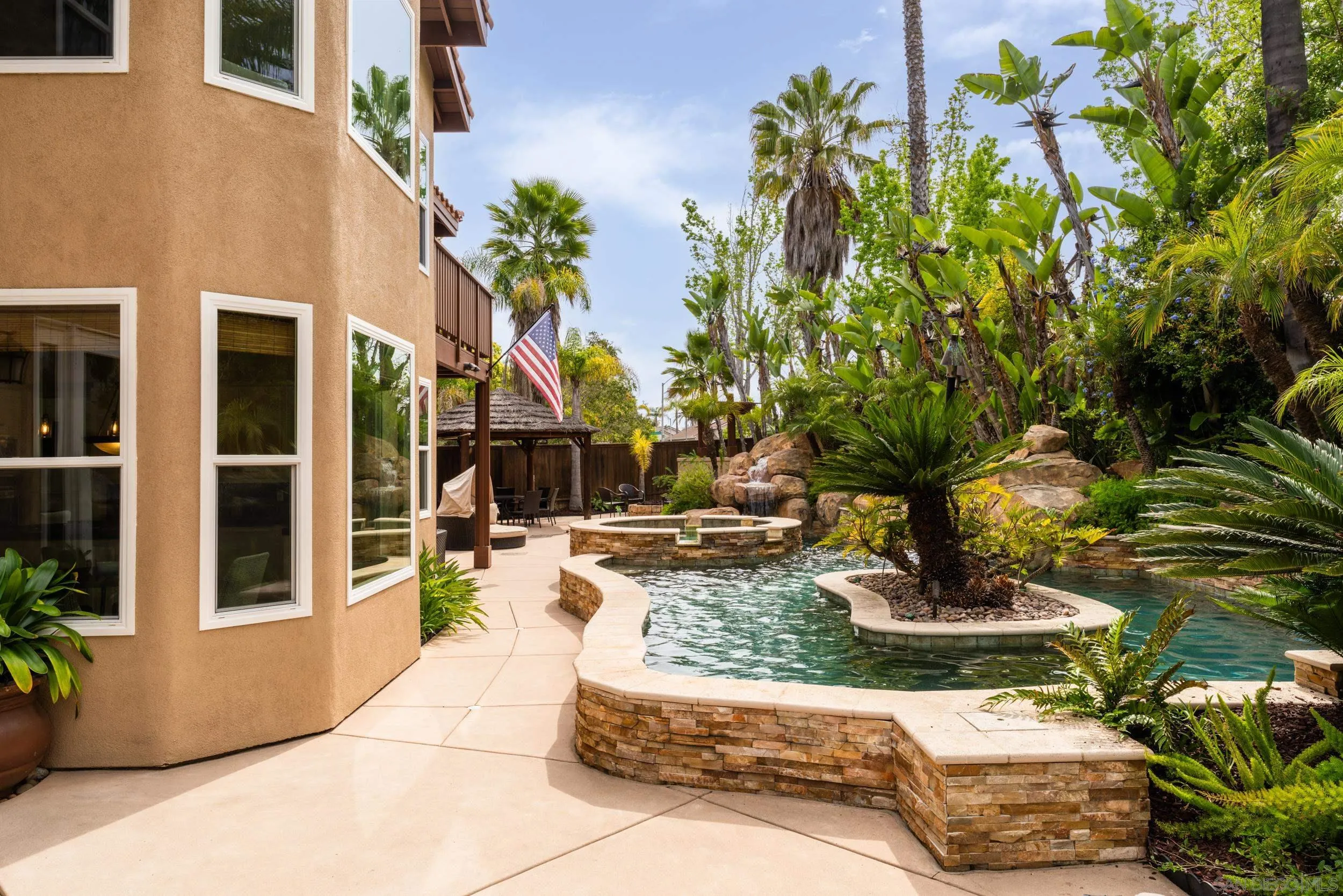 4909 Sandshore Ct