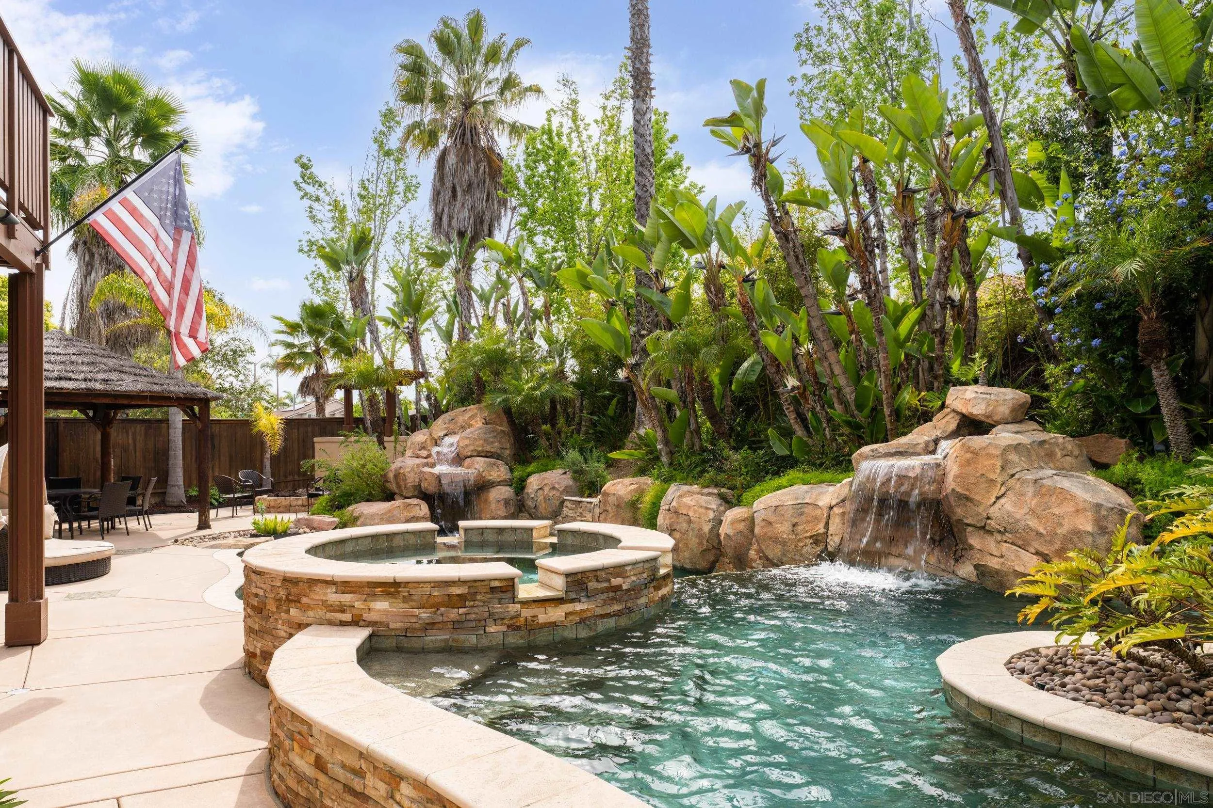 4909 Sandshore Ct