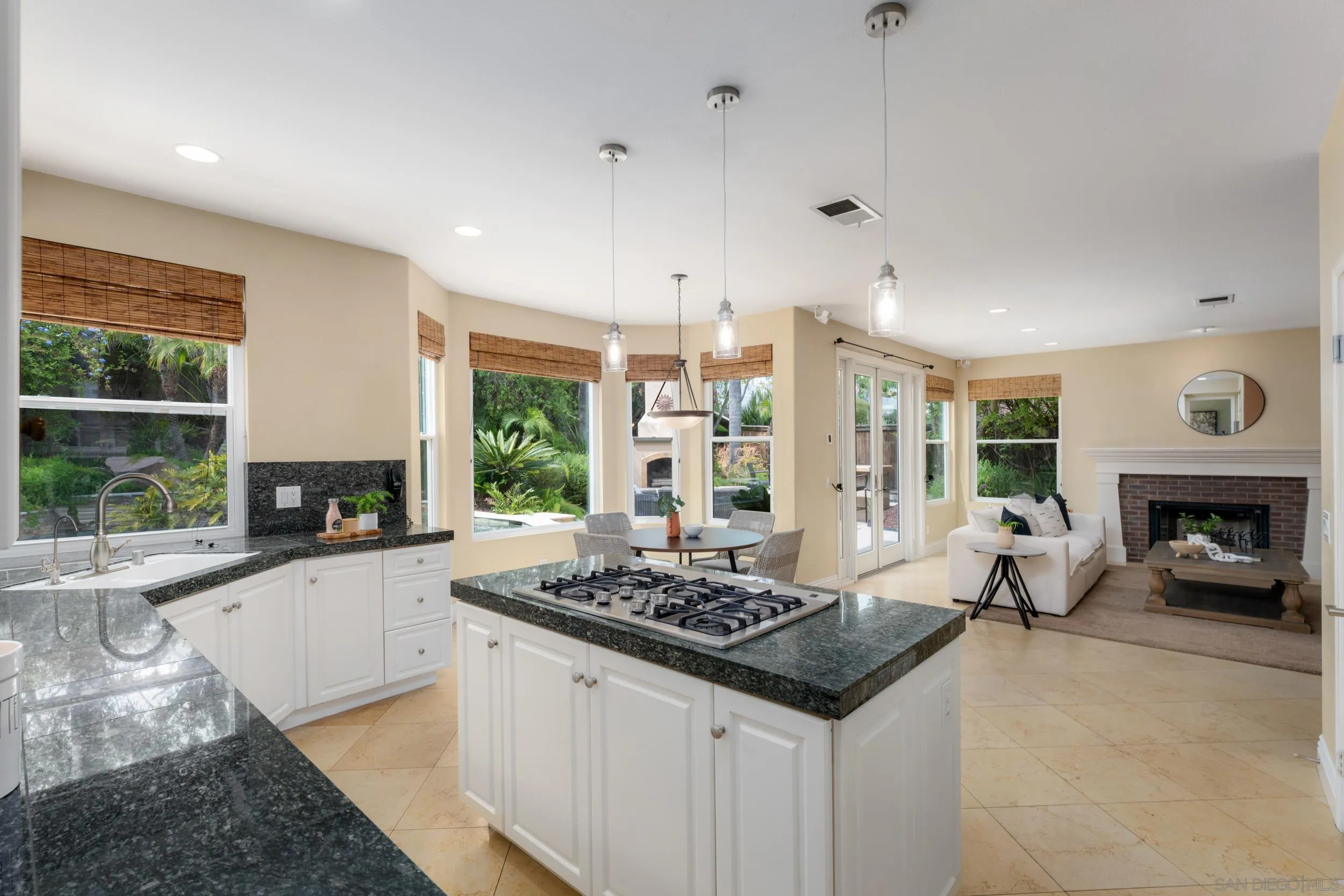 4909 Sandshore Ct
