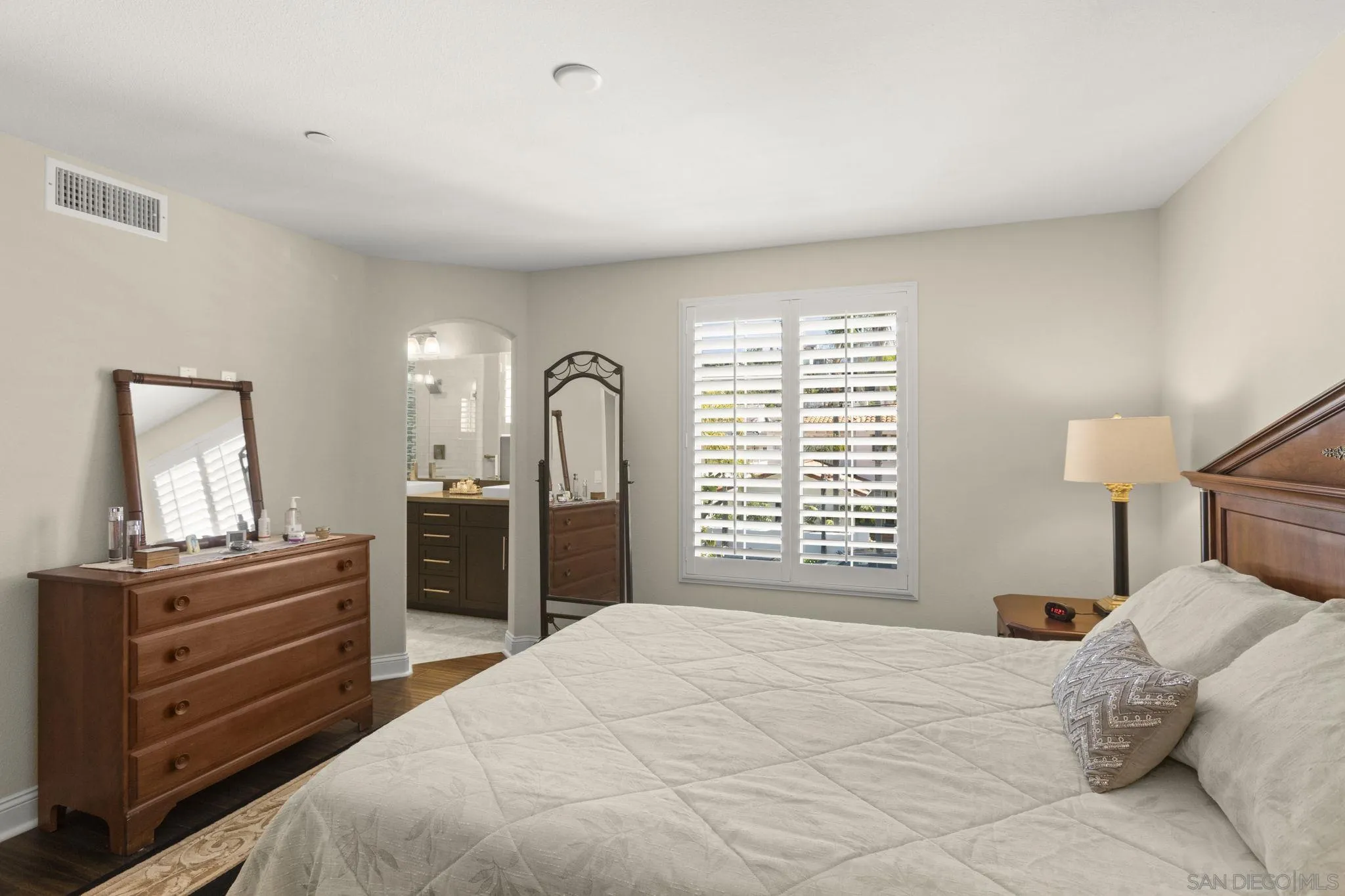 1056 Pearl Unit 24