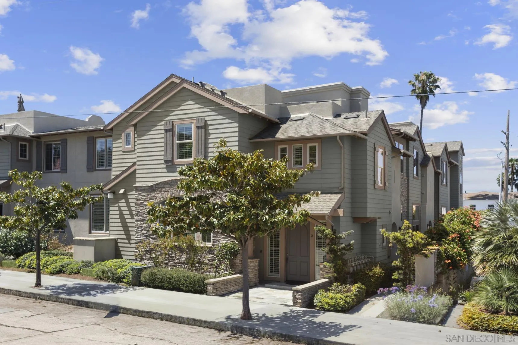 1056 Pearl Unit 24