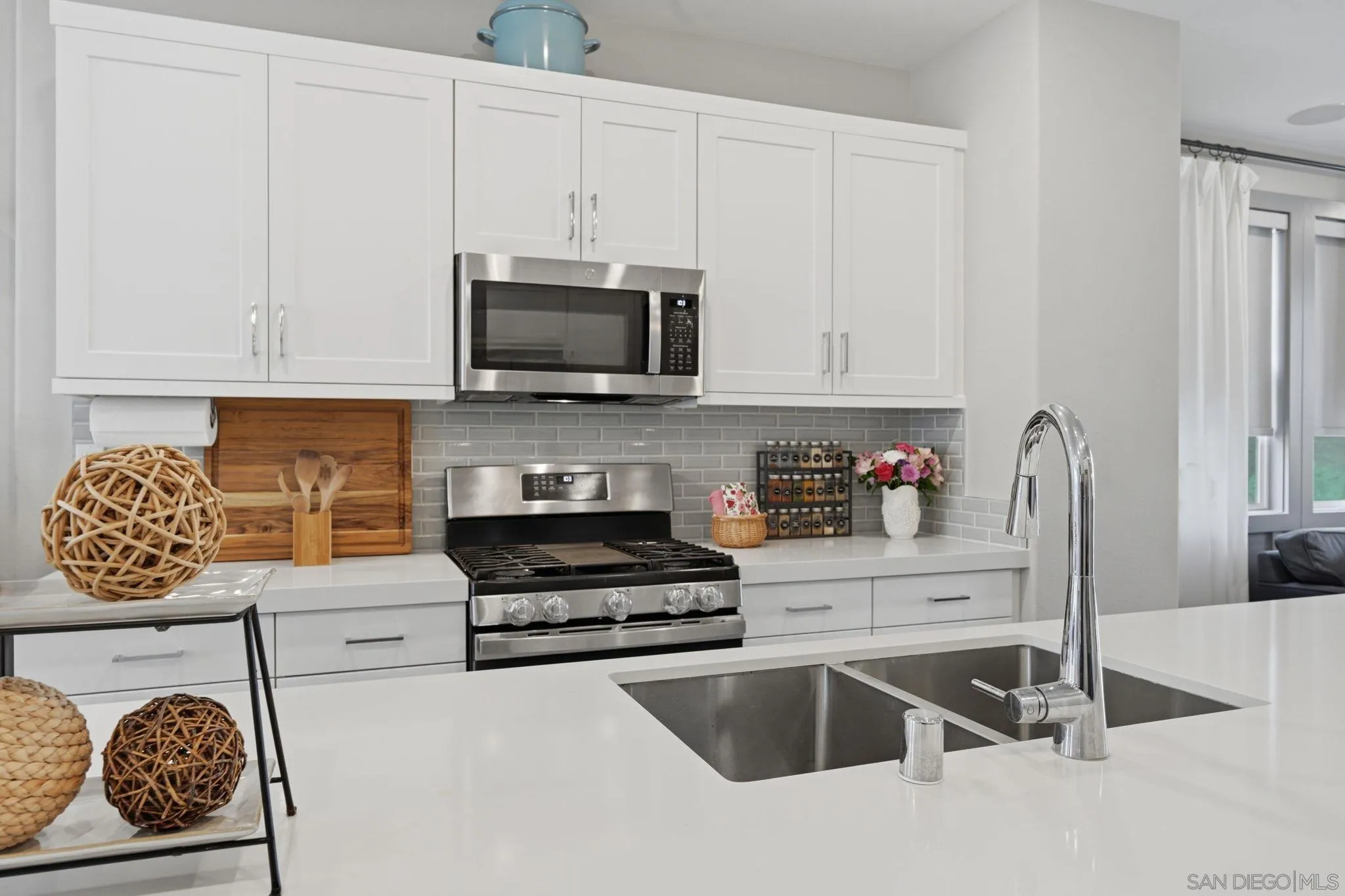 1232 Sunrise View Unit 105