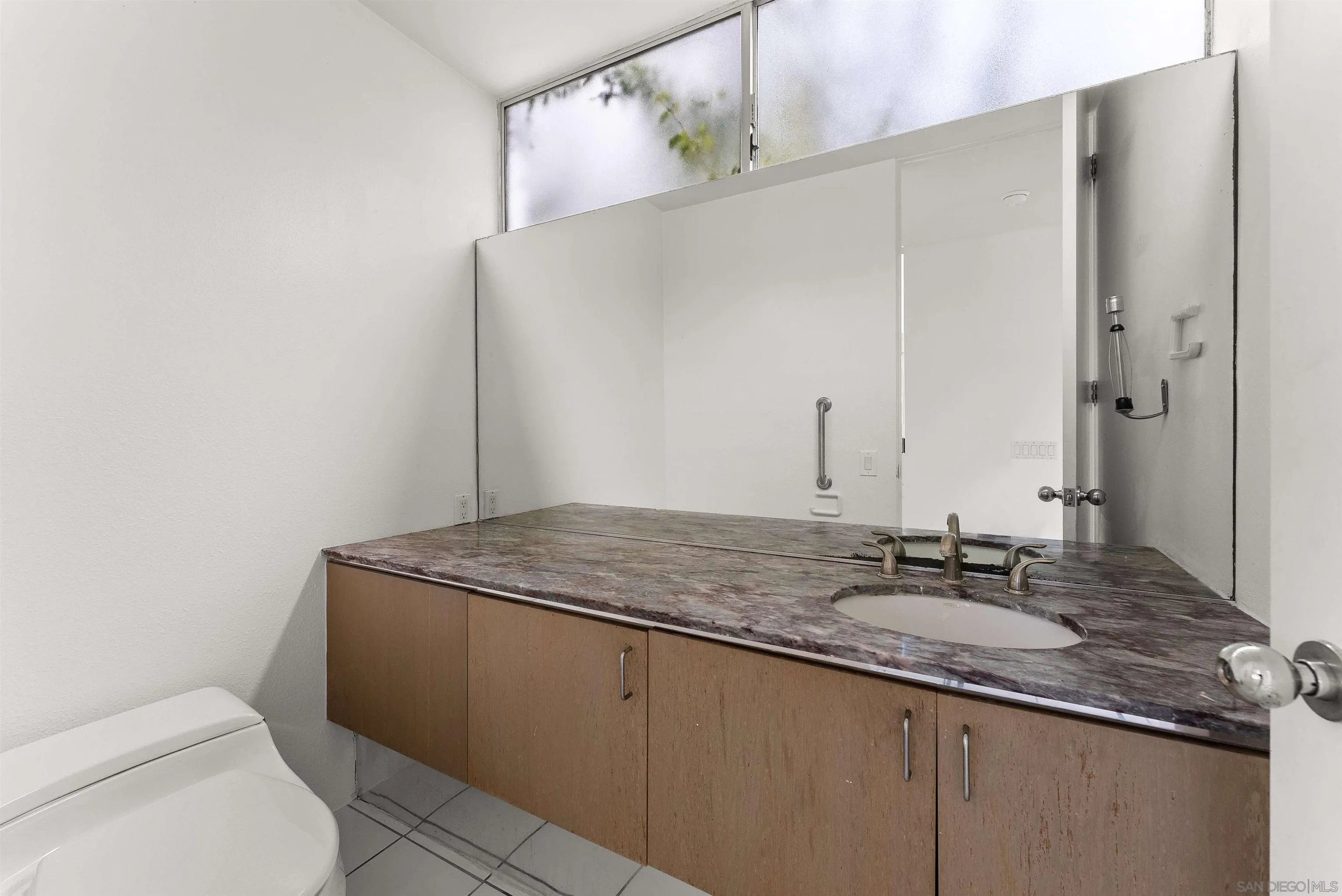 1550 Bluebird Ln
