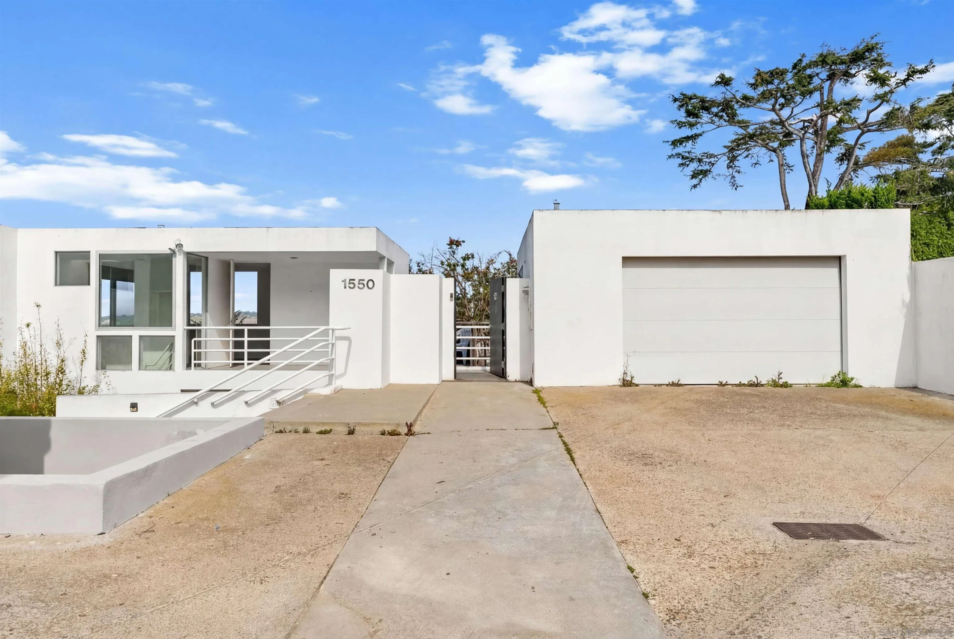 1550 Bluebird Ln