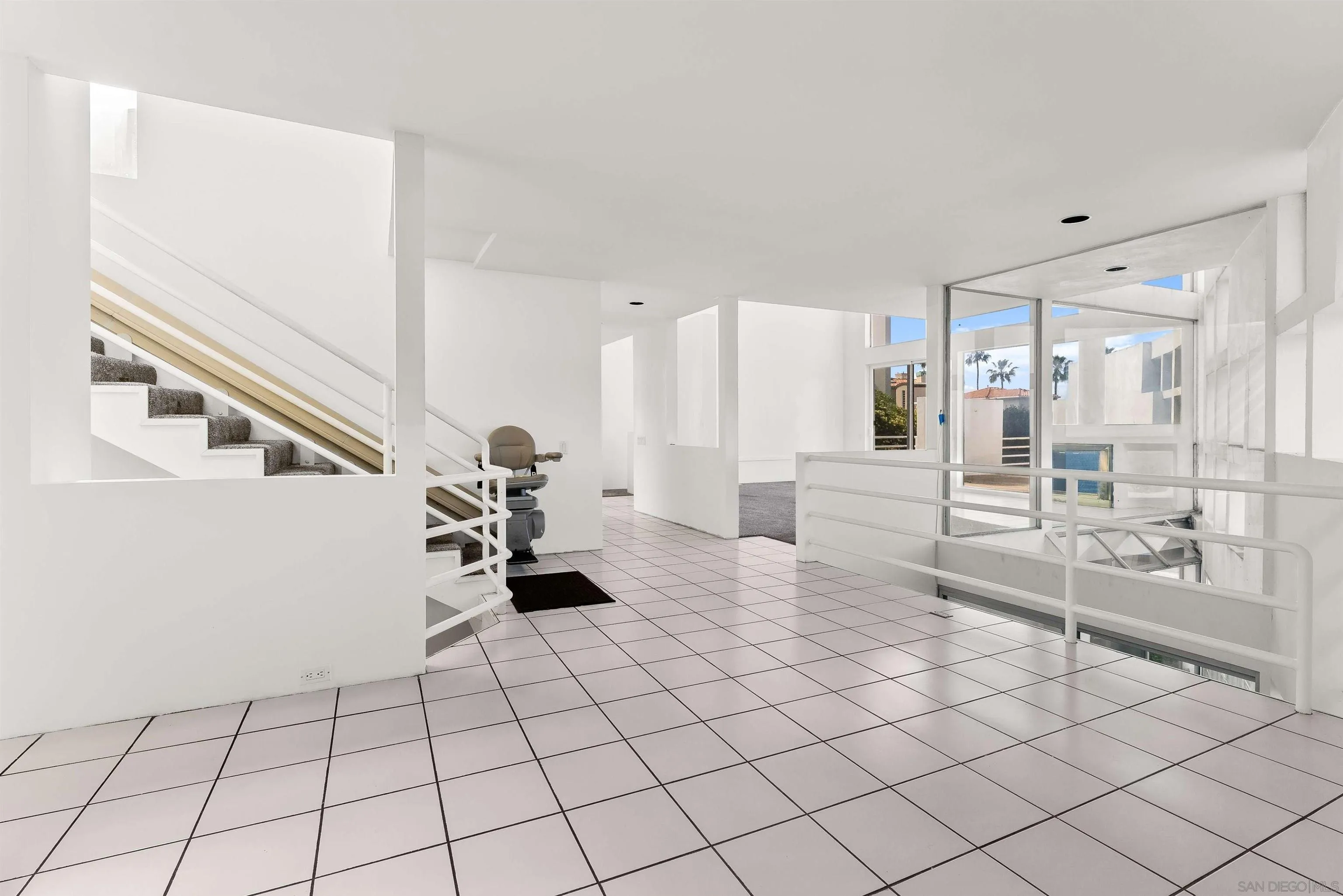 1550 Bluebird Ln