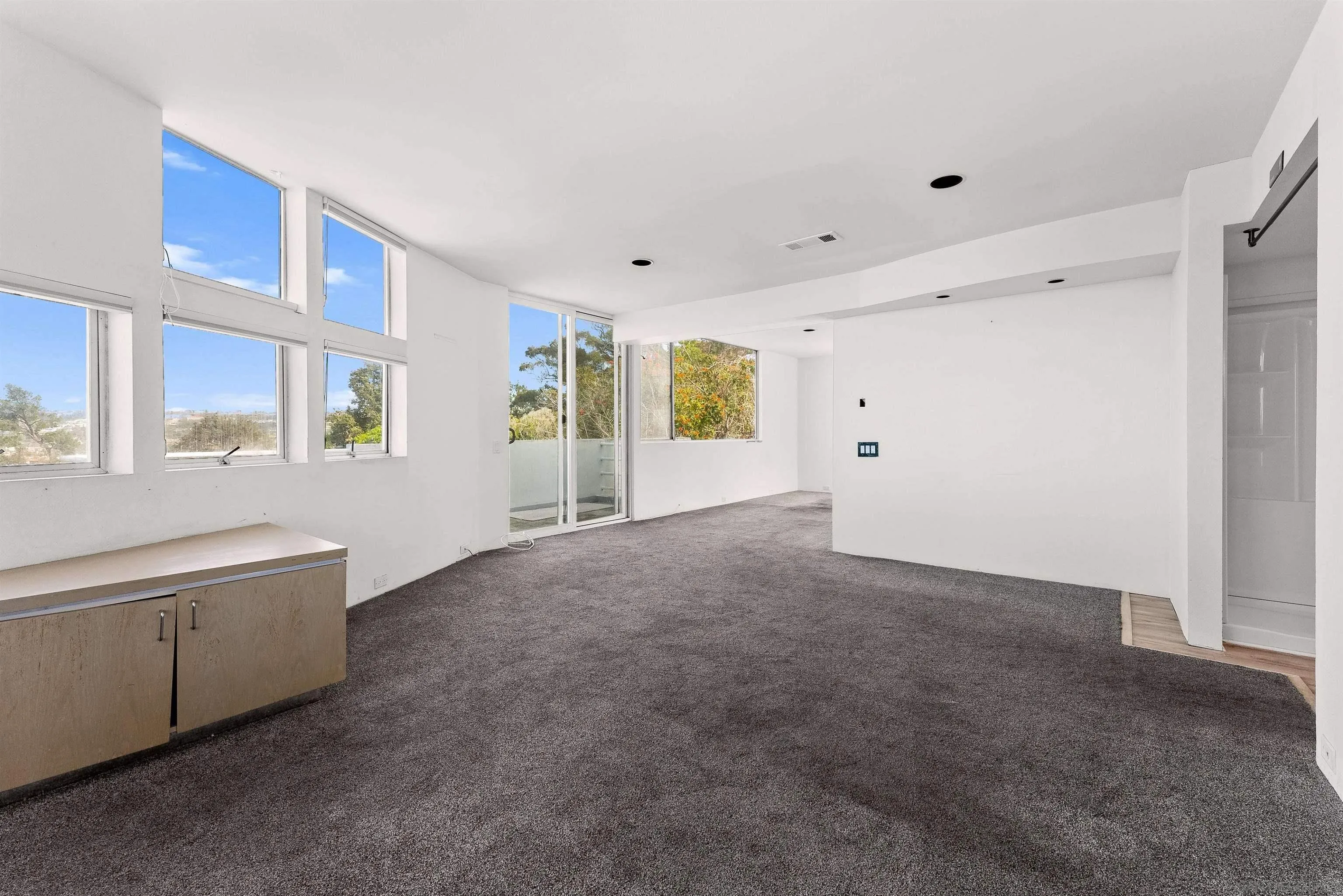 1550 Bluebird Ln