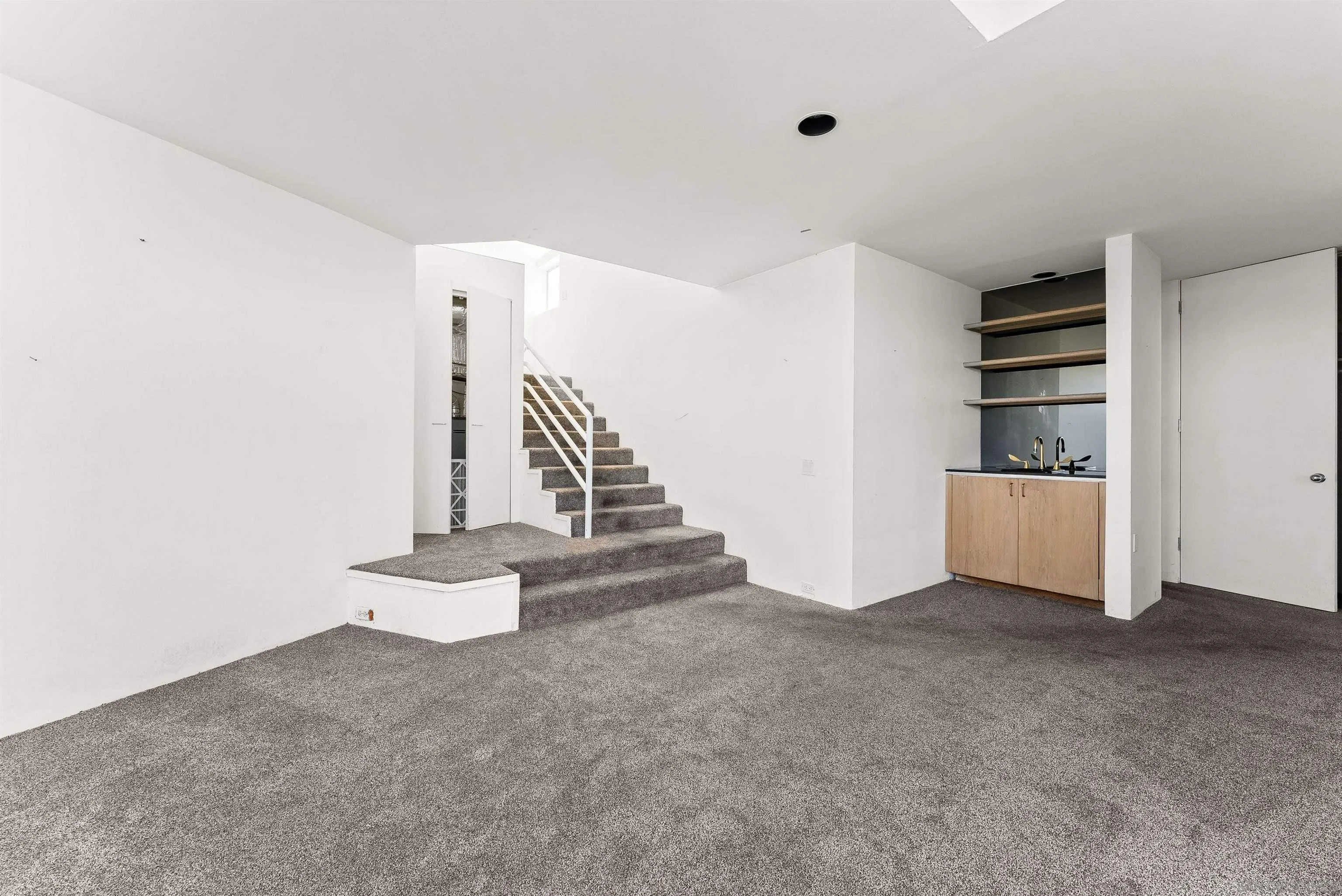 1550 Bluebird Ln