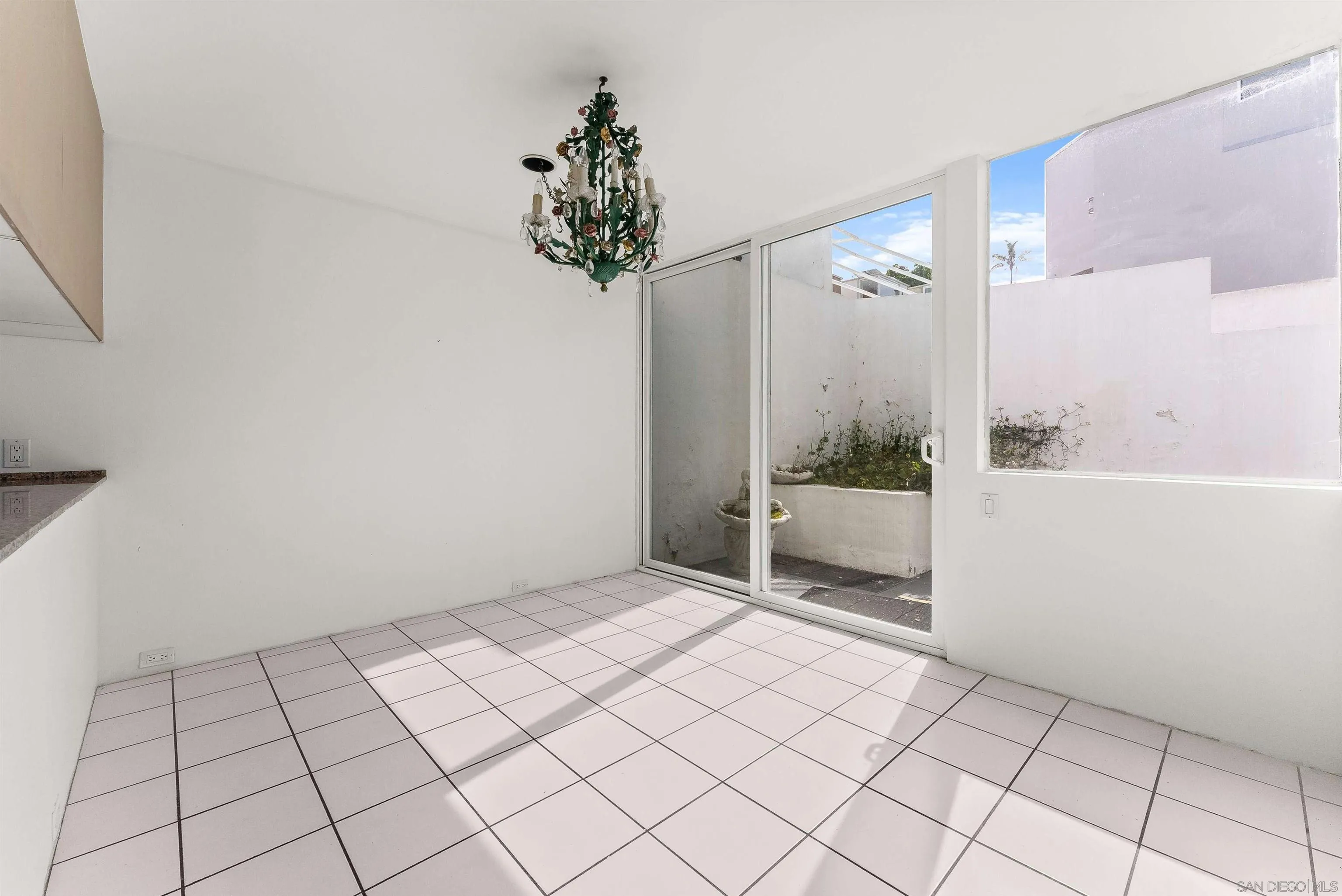 1550 Bluebird Ln