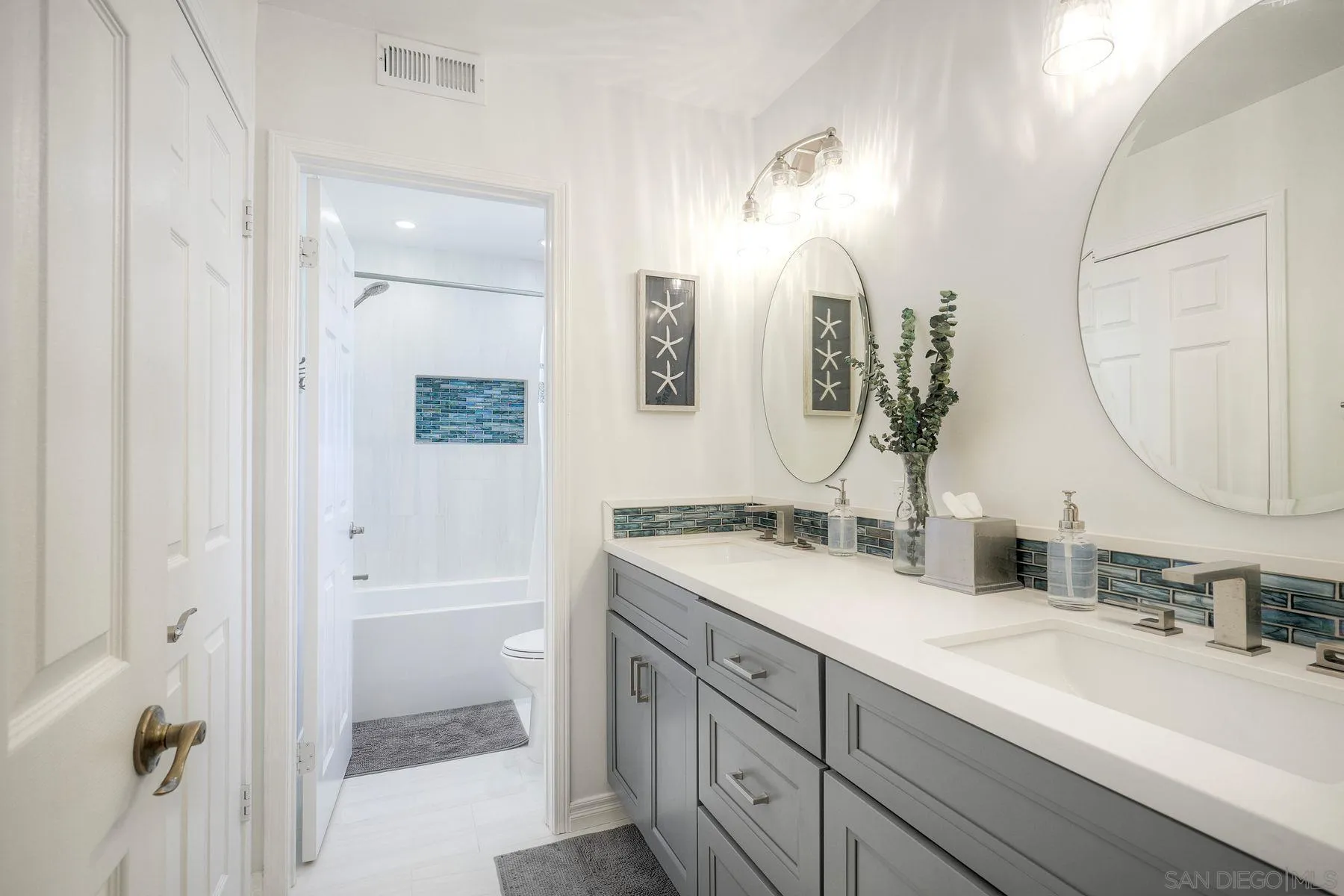 8748 Butano Ct