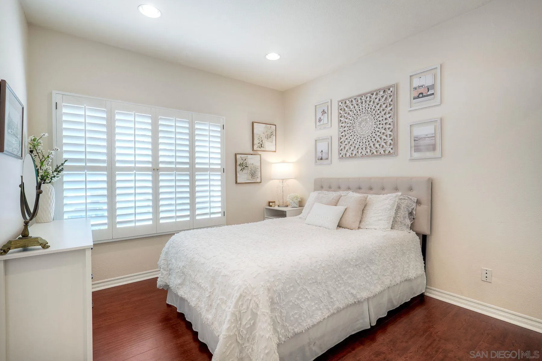 8748 Butano Ct