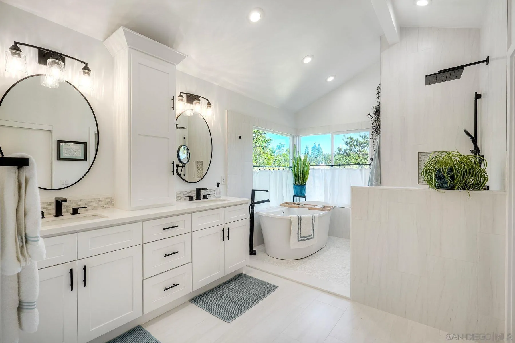 8748 Butano Ct