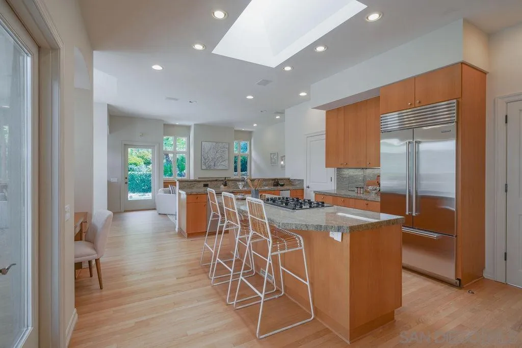 5931 La Jolla Corona