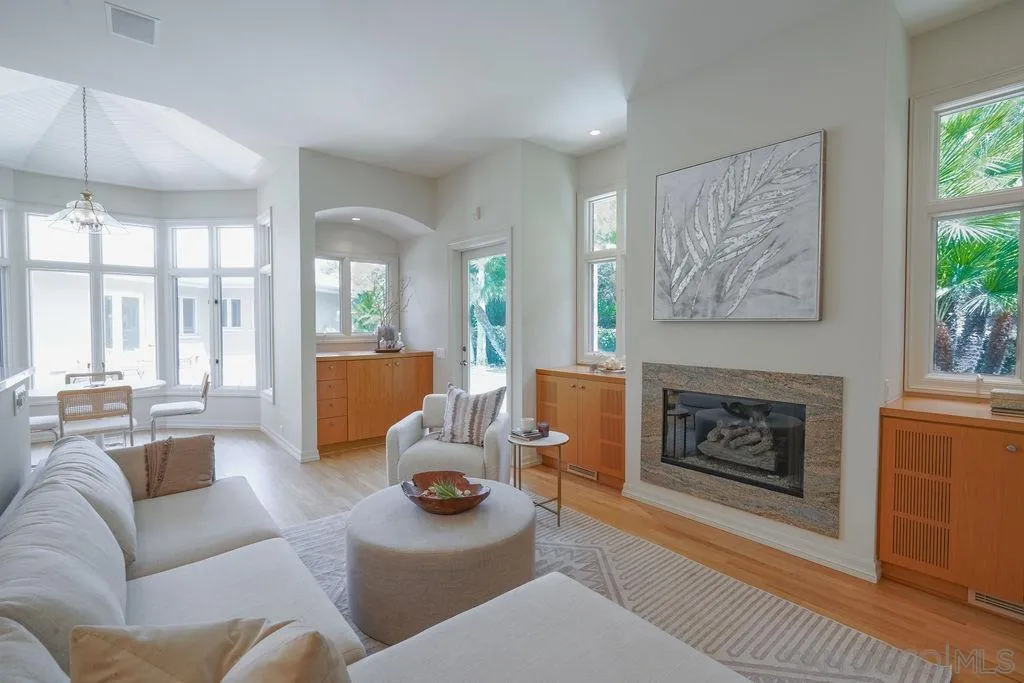 5931 La Jolla Corona