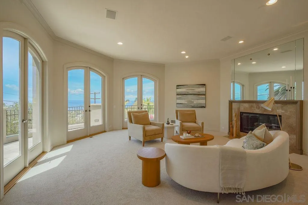 5931 La Jolla Corona