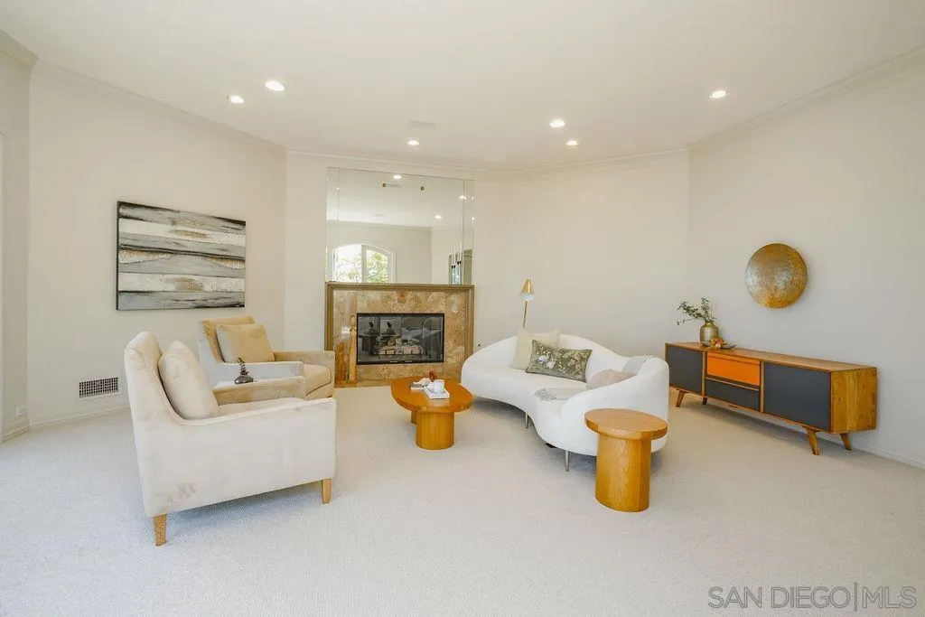 5931 La Jolla Corona