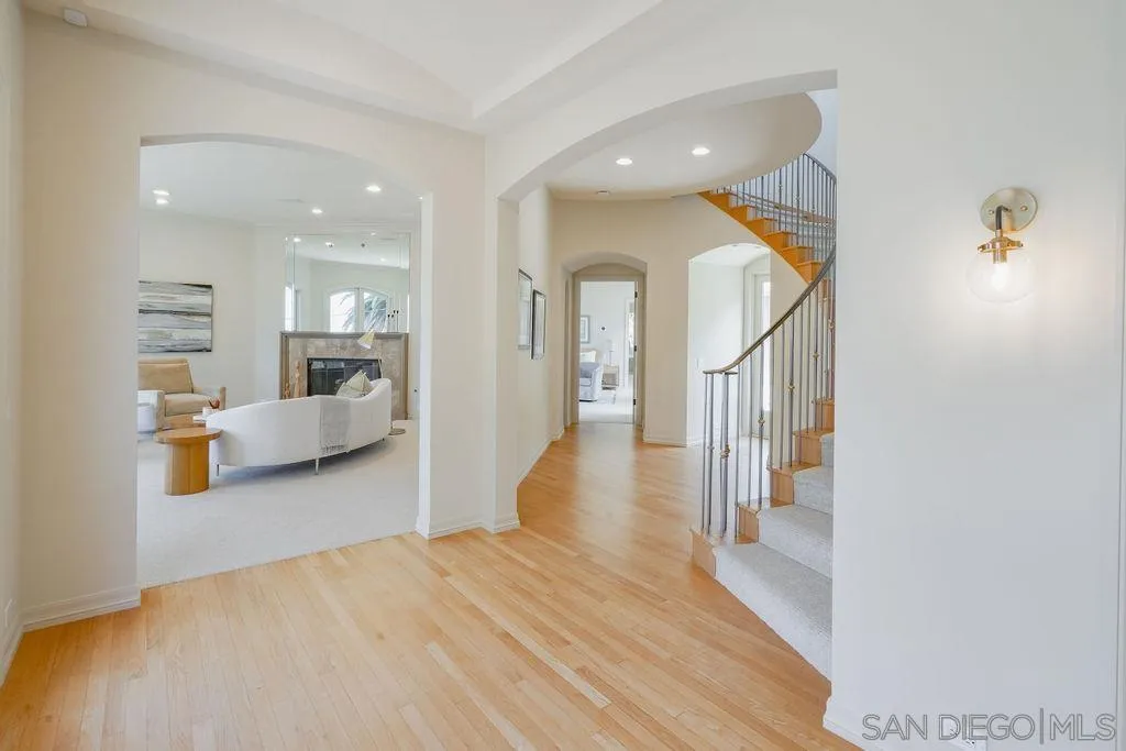 5931 La Jolla Corona