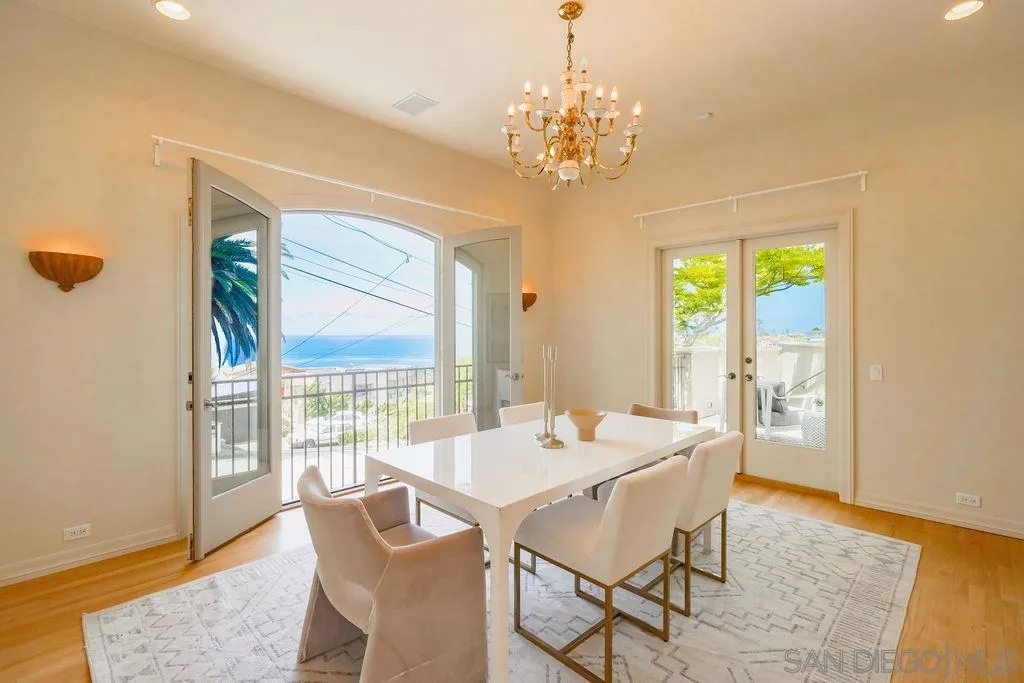 5931 La Jolla Corona