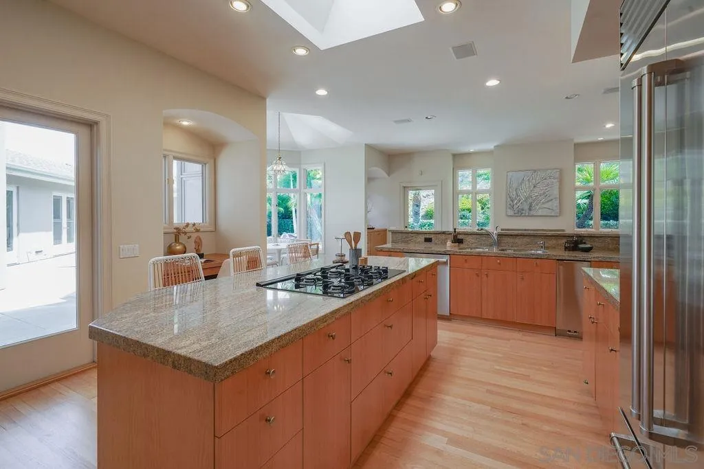 5931 La Jolla Corona