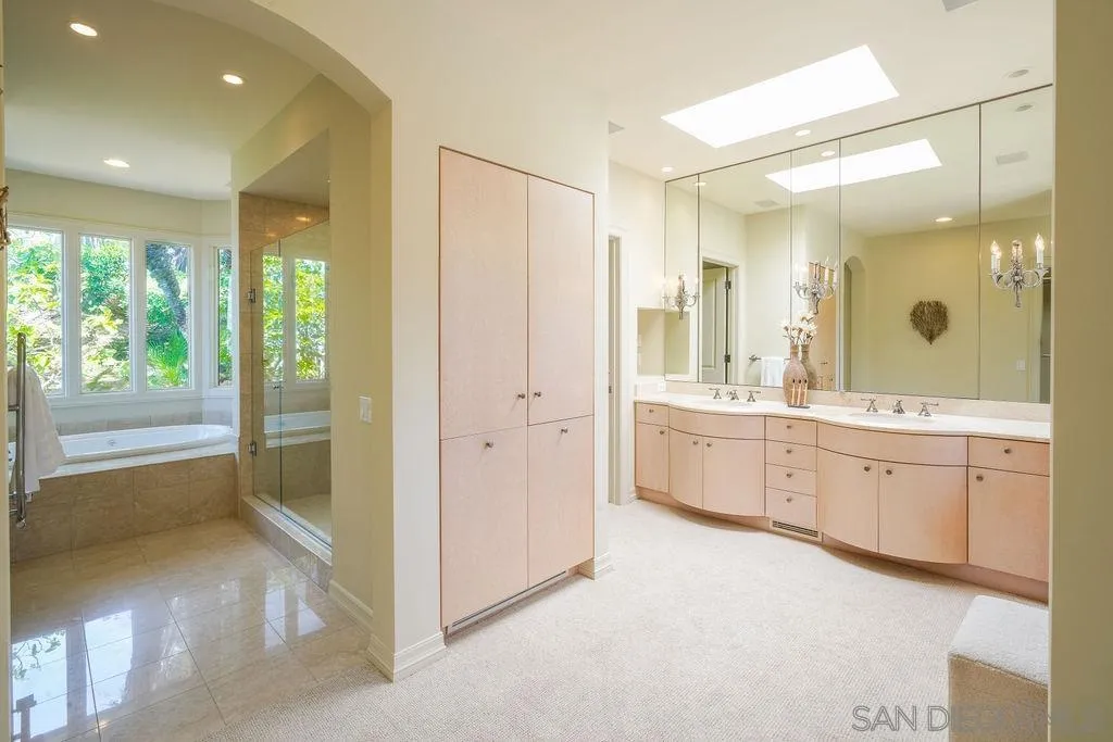5931 La Jolla Corona