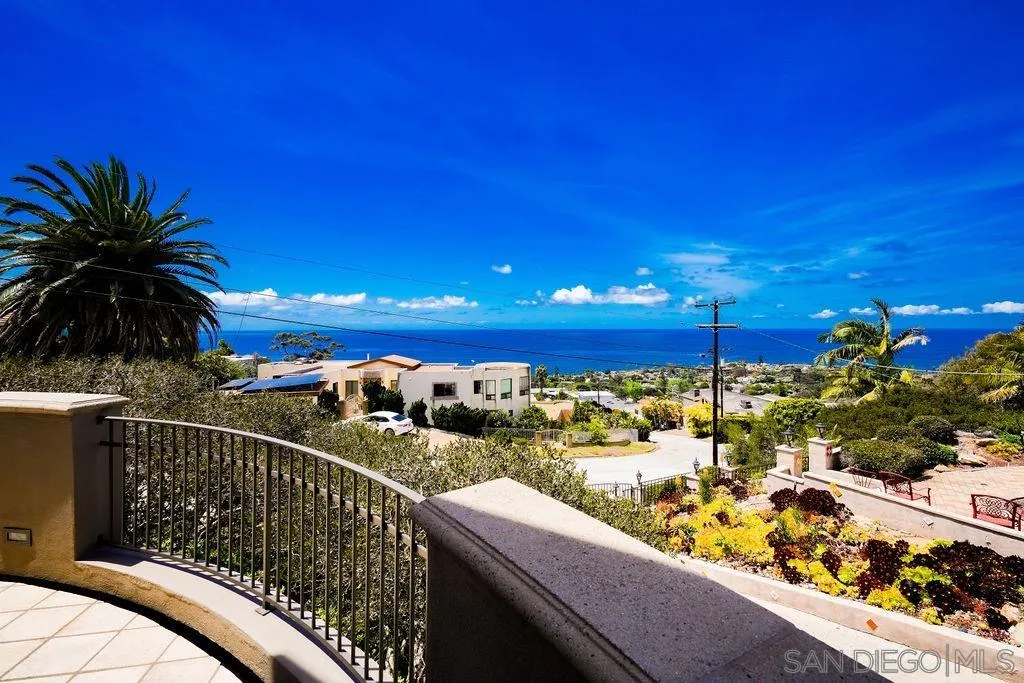 5931 La Jolla Corona
