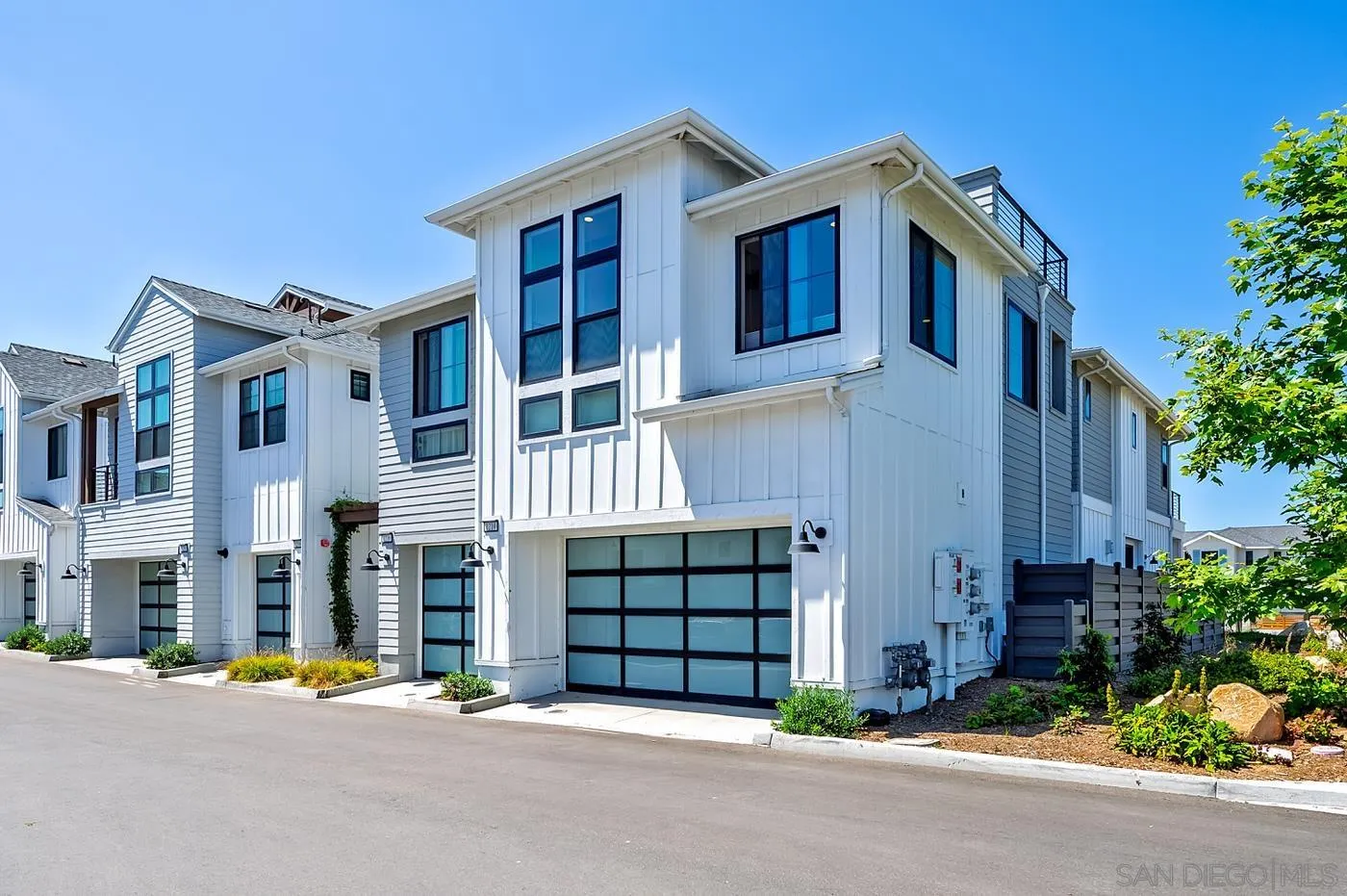 1216 Molara Ln