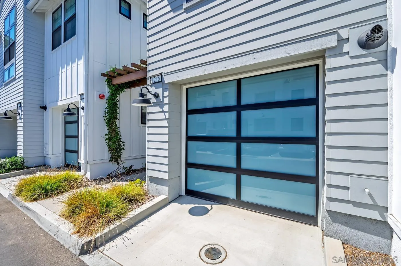 1216 Molara Ln