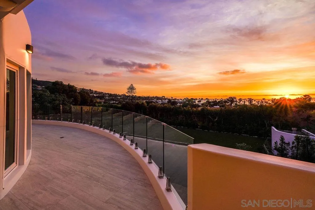8308 Calle Del Cielo